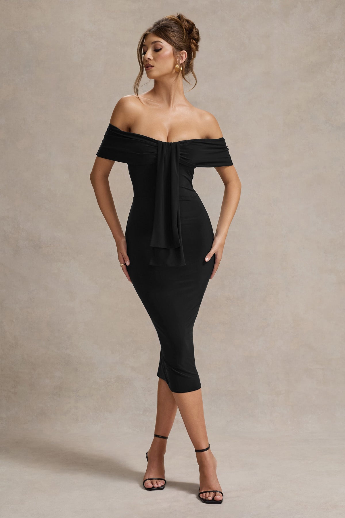 Selbie | Robe mi-longue bardot noire avec drapé