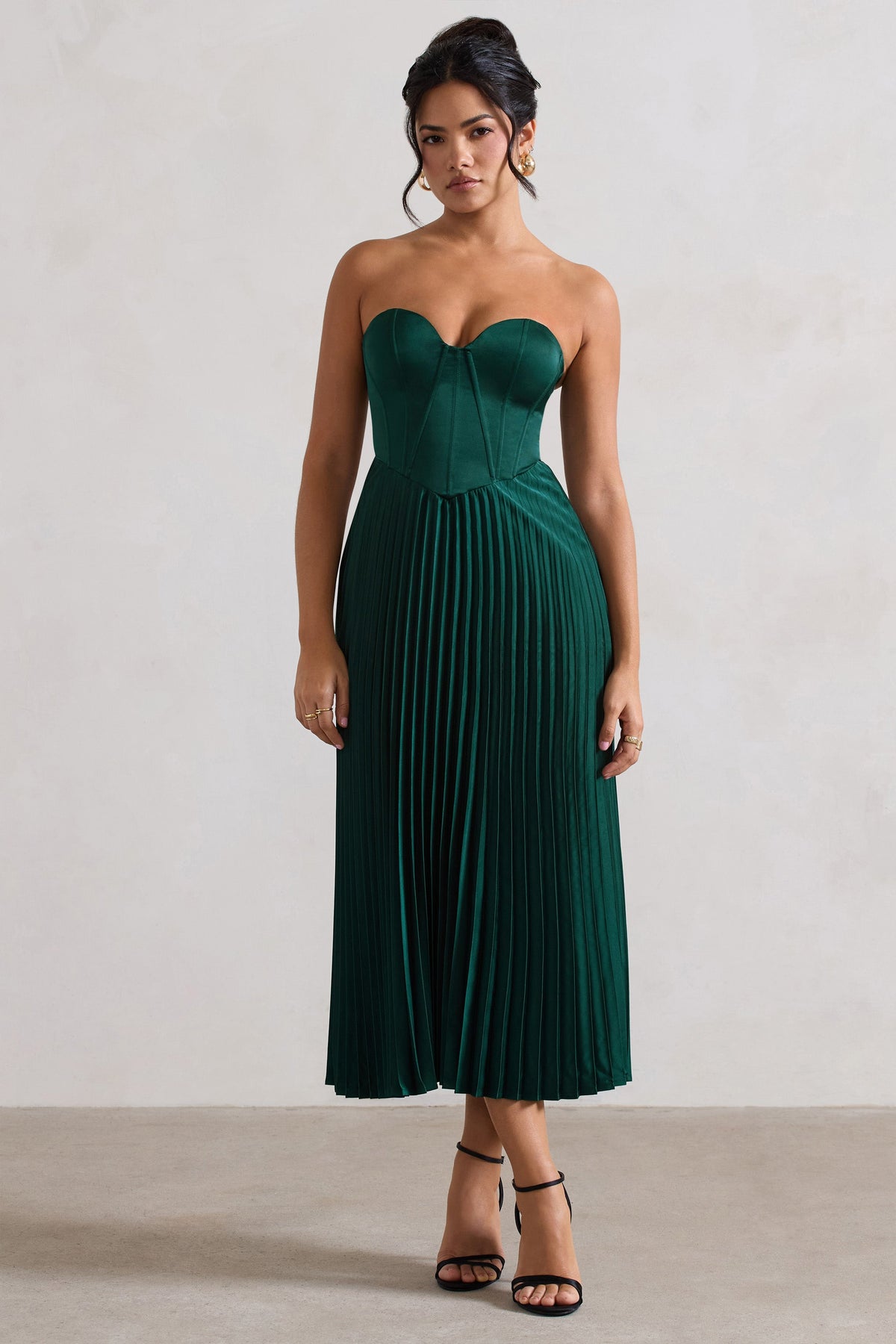 Bordeaux | Robe mi-longue en satin vert à style corset
