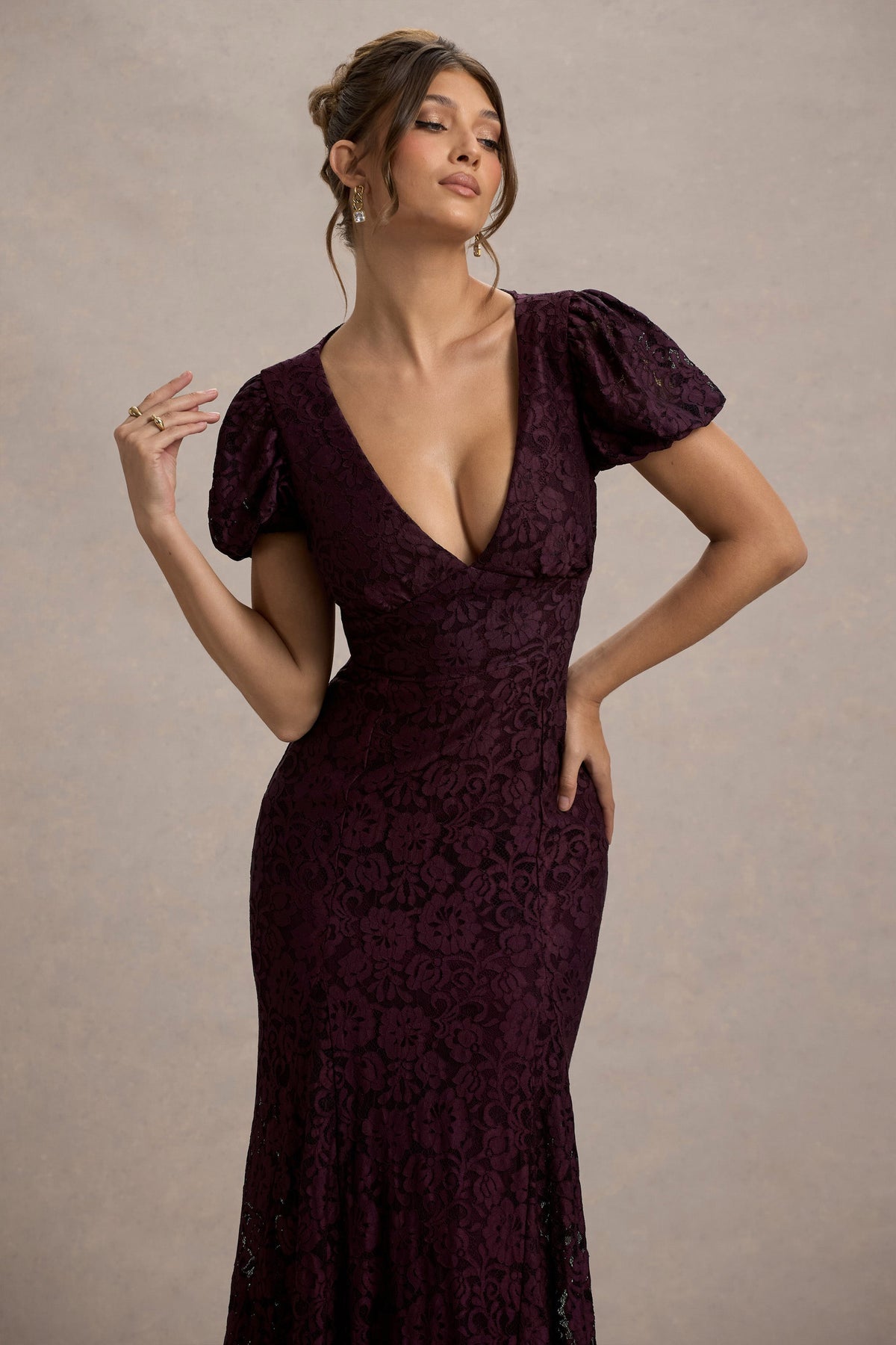 Elestria | Robe Longue en Dentelle avec Manches Bouffantes et Décolleté en V