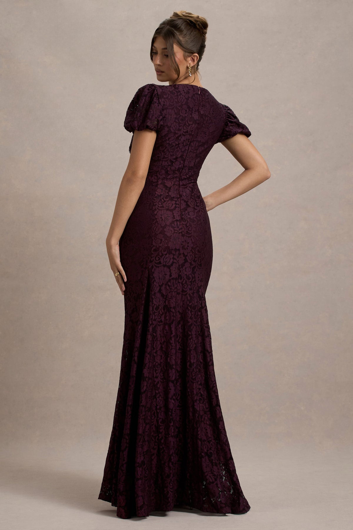 Elestria | Robe Longue en Dentelle avec Manches Bouffantes et Décolleté en V