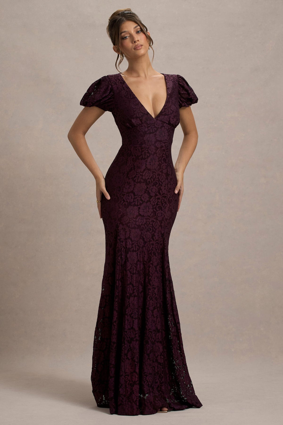 Elestria | Robe Longue en Dentelle avec Manches Bouffantes et Décolleté en V