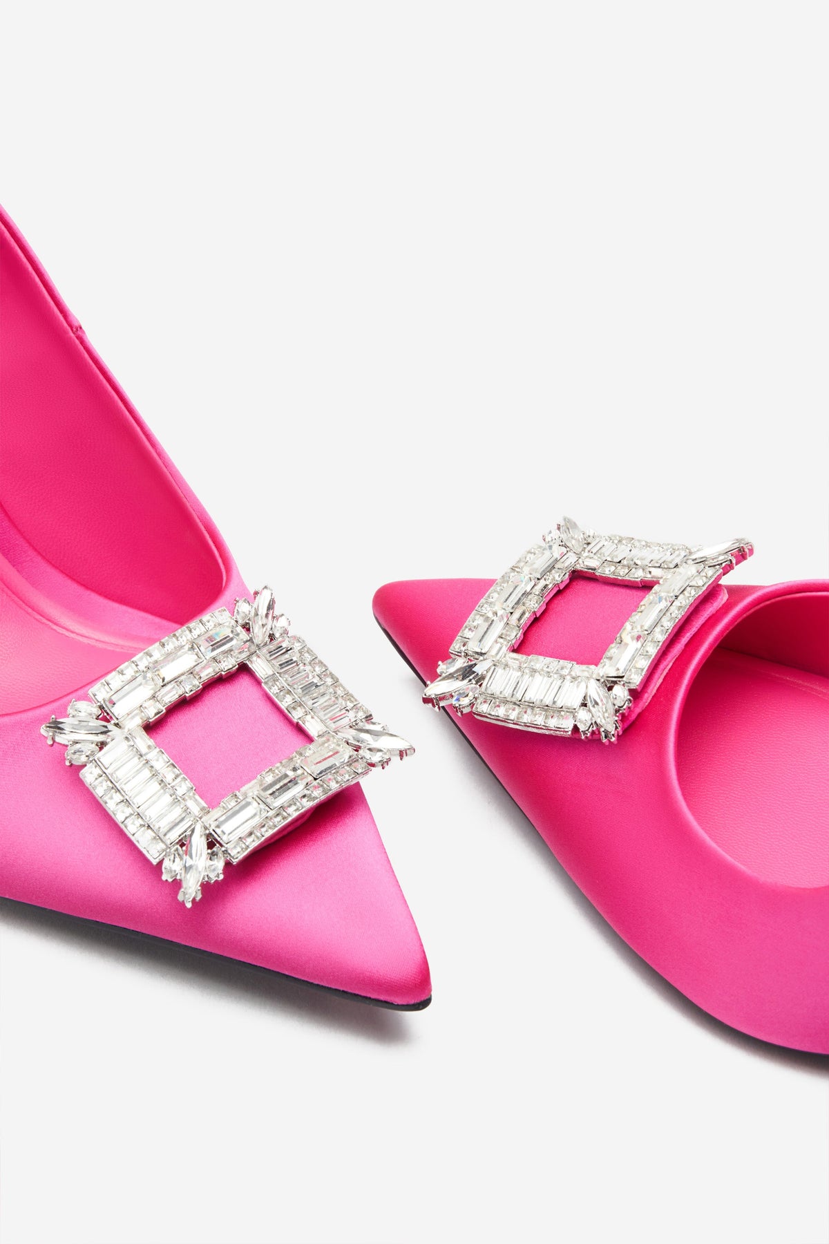 Lawless | Escarpins rose fushia à bout pointu et broche en diamants