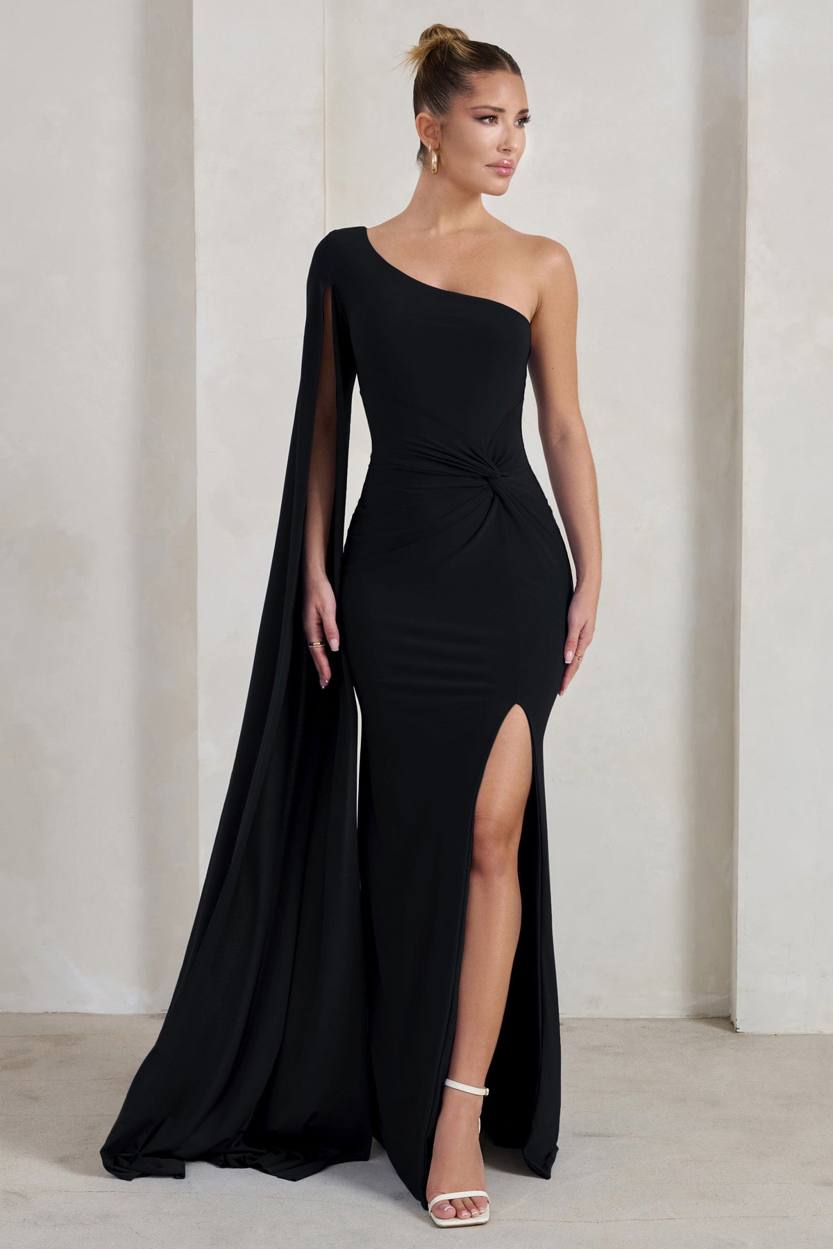 Romi | Robe longue asymétrique noir à motif torsadé