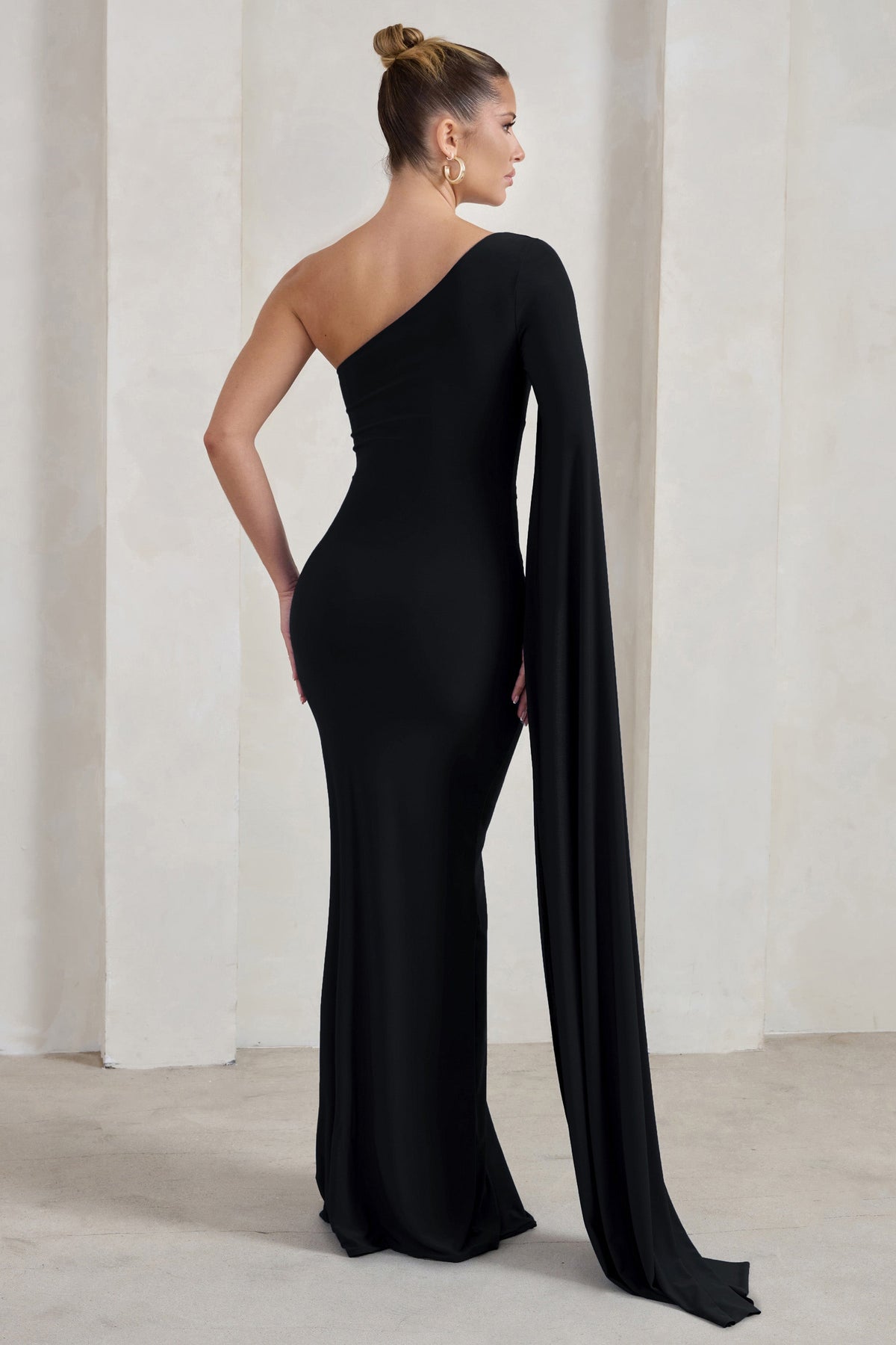 Romi | Robe longue asymétrique noir à motif torsadé