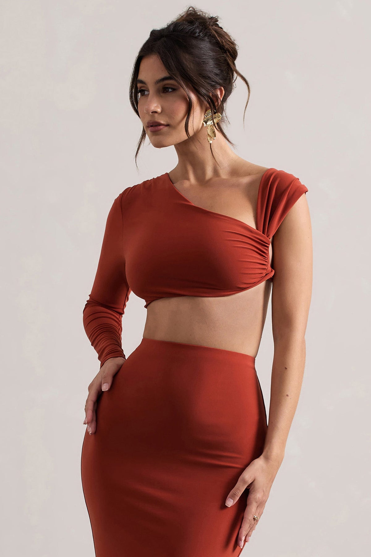 Agalia | Crop top terracotta froncé à une manche asymétrique