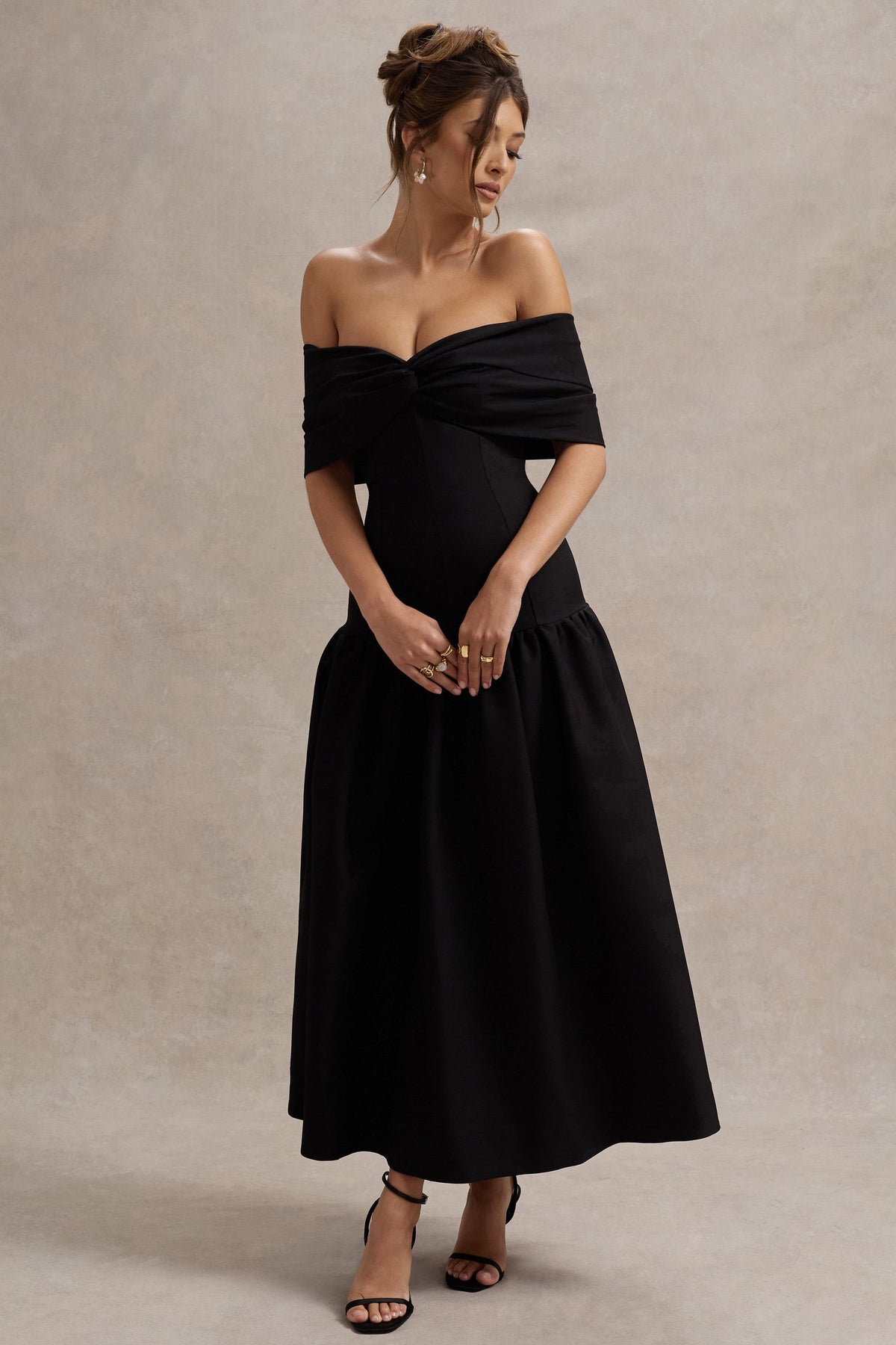 Marguerite | Robe Longue Noire Bardot à Taille Basse et Torsade