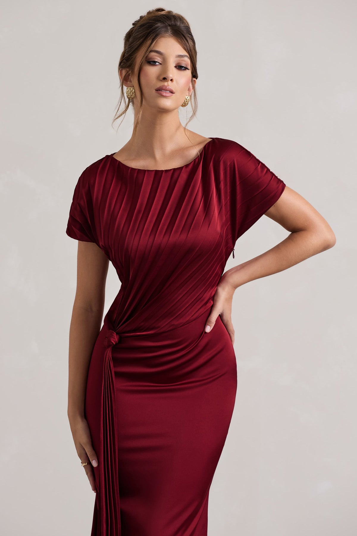 Ambrosia | Robe longue plissée en satin baie avec drapé