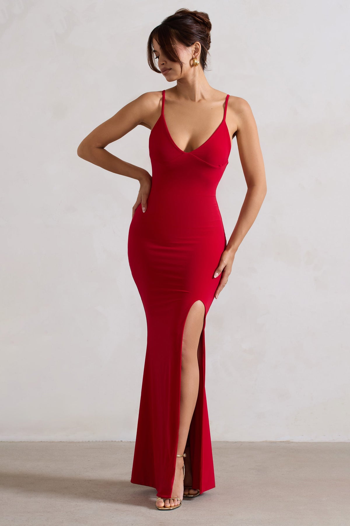 Love Shy | Robe longue rouge a decolleté plongeant avec fente
