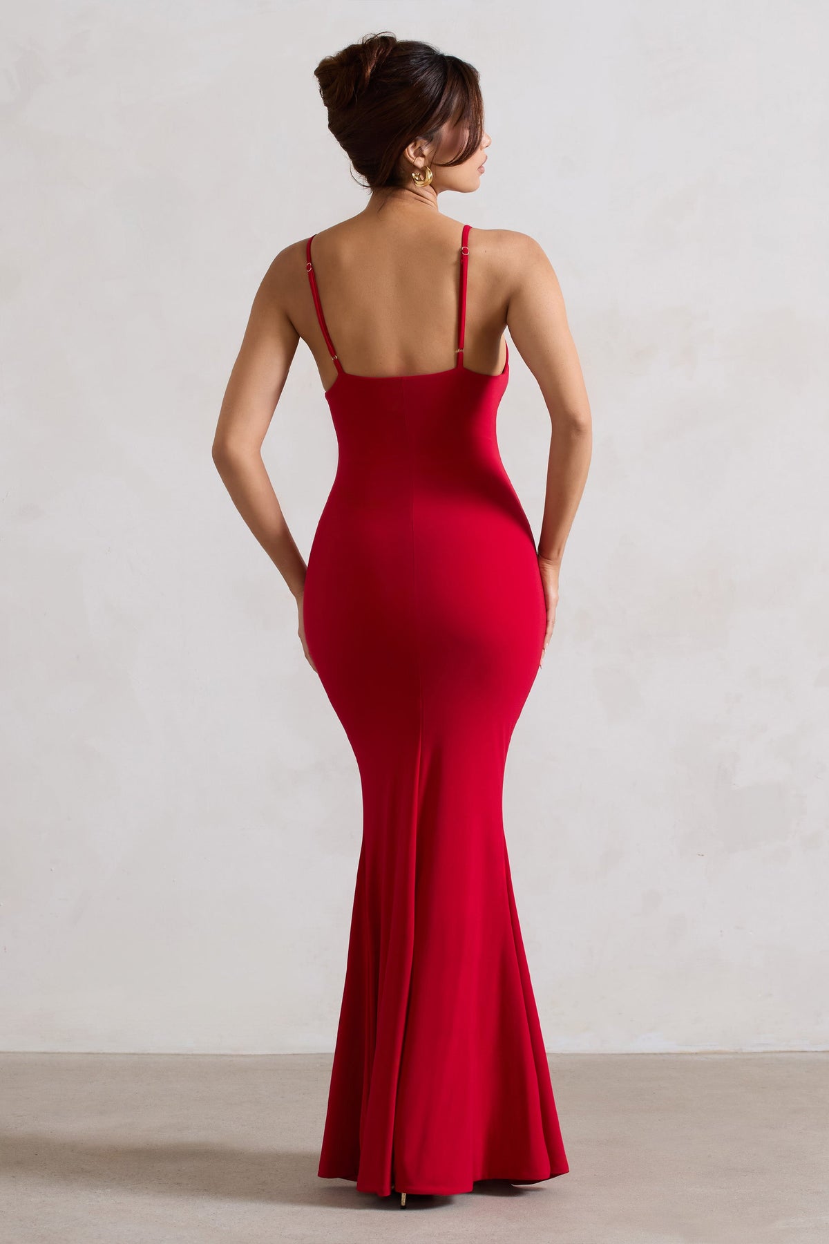 Love Shy | Robe longue rouge a decolleté plongeant avec fente