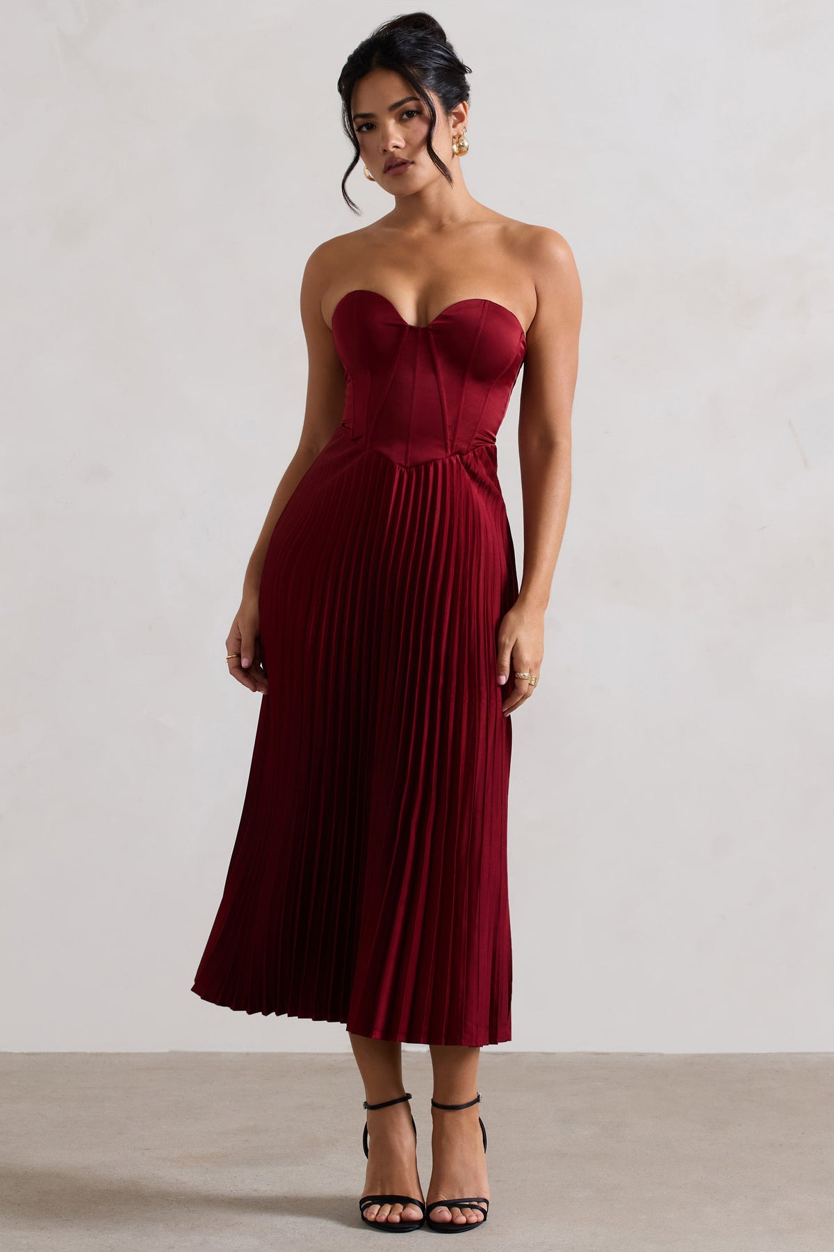 Bordeaux | Robe mi-longue en satin rouge cerise à style corset