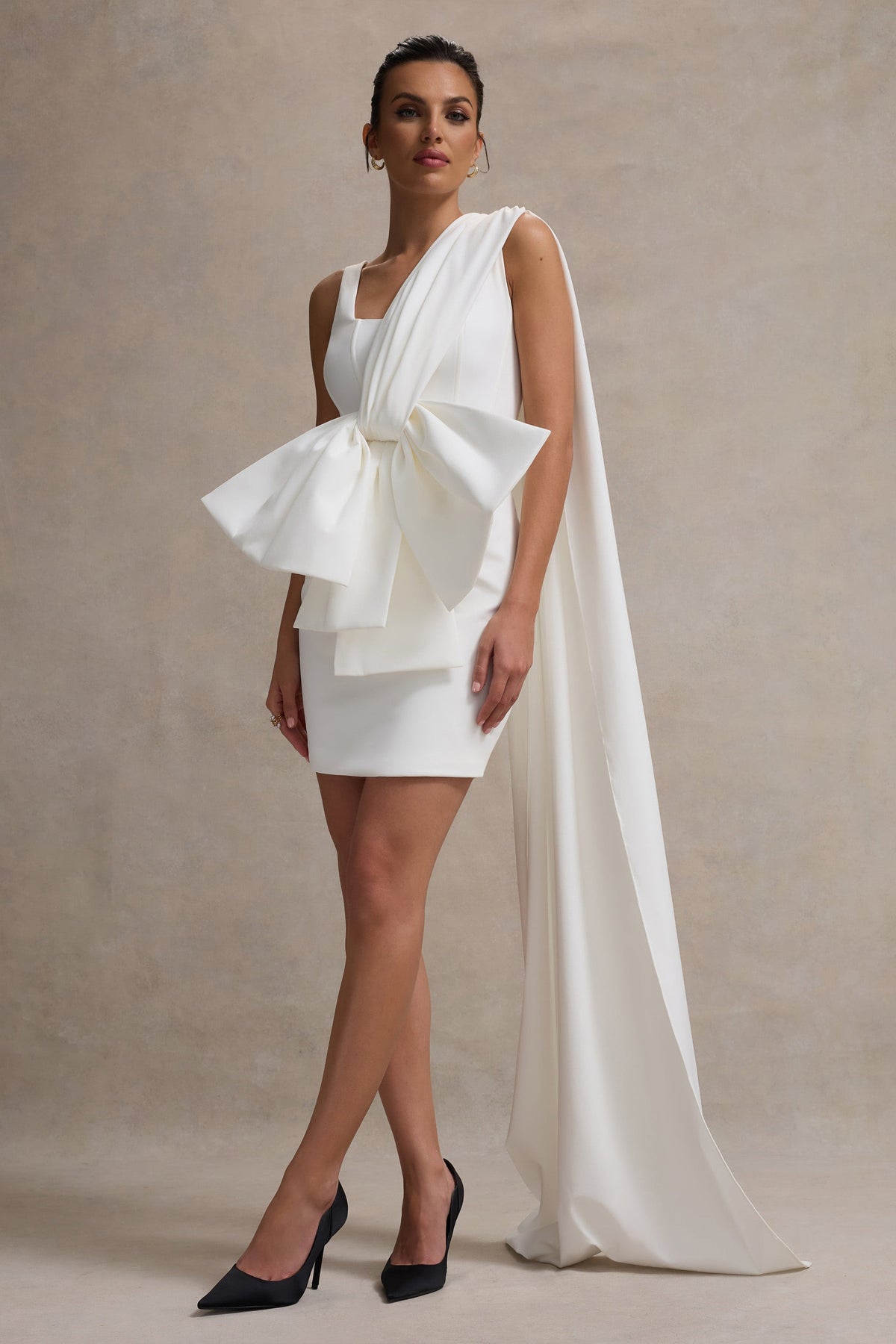 Brulee | Mini-robe crème à encolure dégagée avec ceinture et nœud