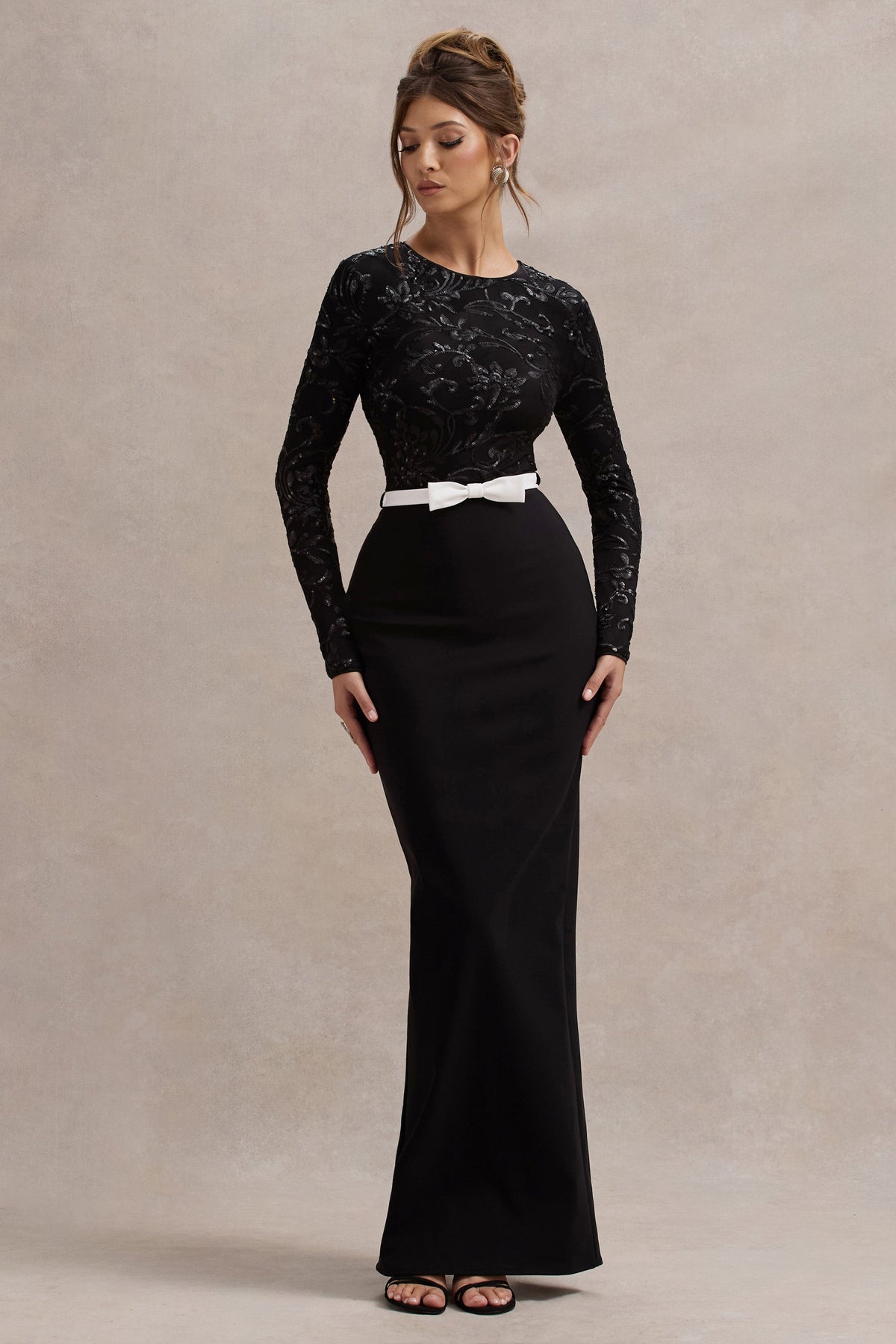 Zenith | Robe Longue en Dentelle Noire à Manches Longues