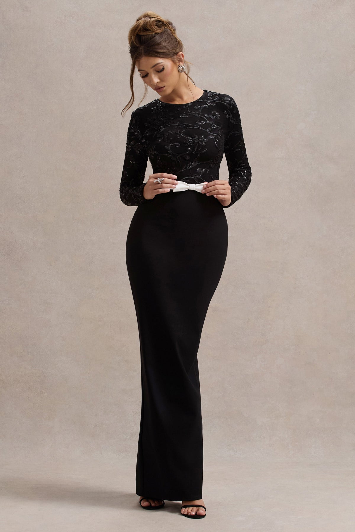 Zenith | Robe Longue en Dentelle Noire à Manches Longues