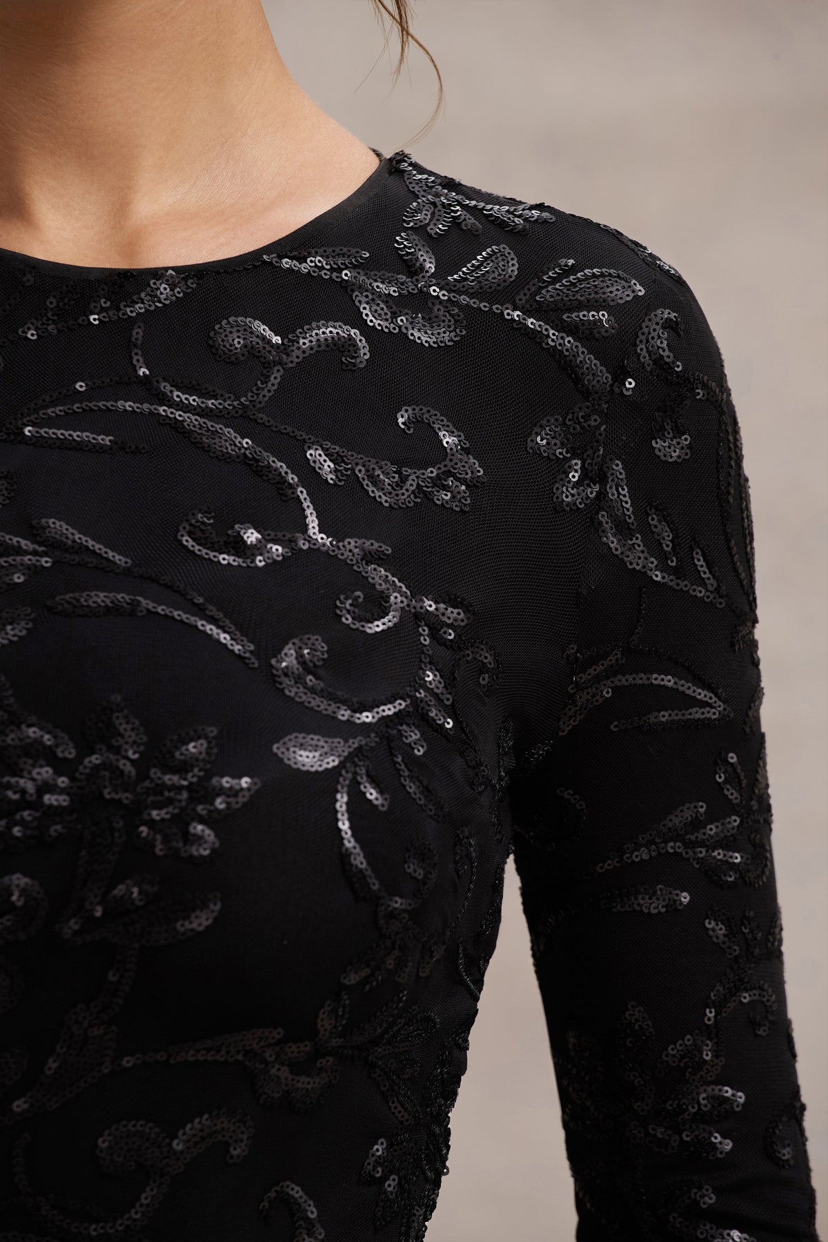 Zenith | Robe Longue en Dentelle Noire à Manches Longues