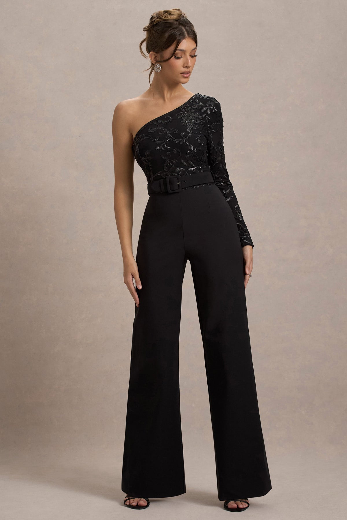 Upgrade | Combinaison Pantalon Évasé Asymétrique en Dentelle Noire avec Ceinture