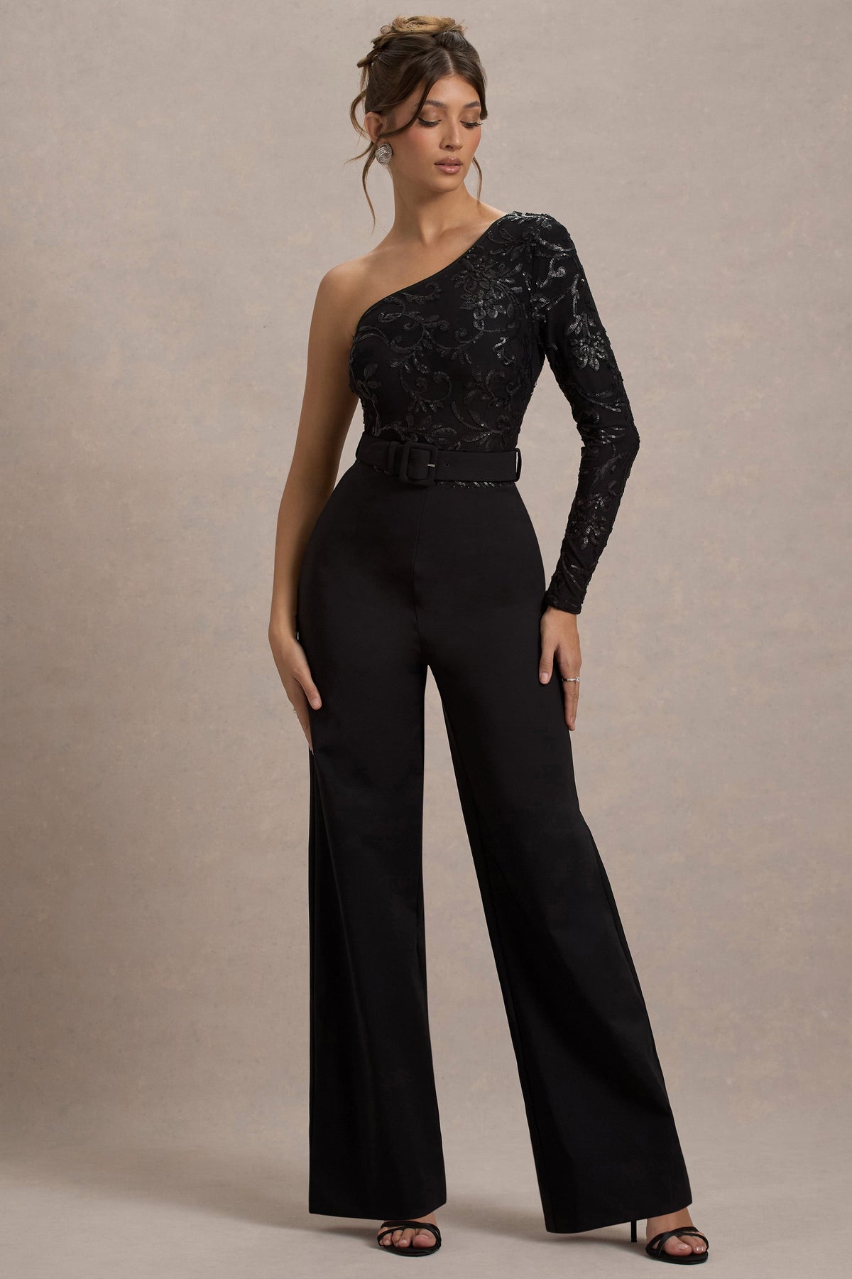 Upgrade | Combinaison Pantalon Évasé Asymétrique en Dentelle Noire avec Ceinture