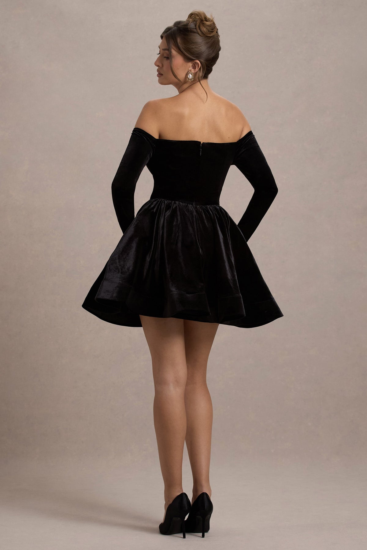 Ottie | Mini-Robe Patineuse Bardot en Velours Noir