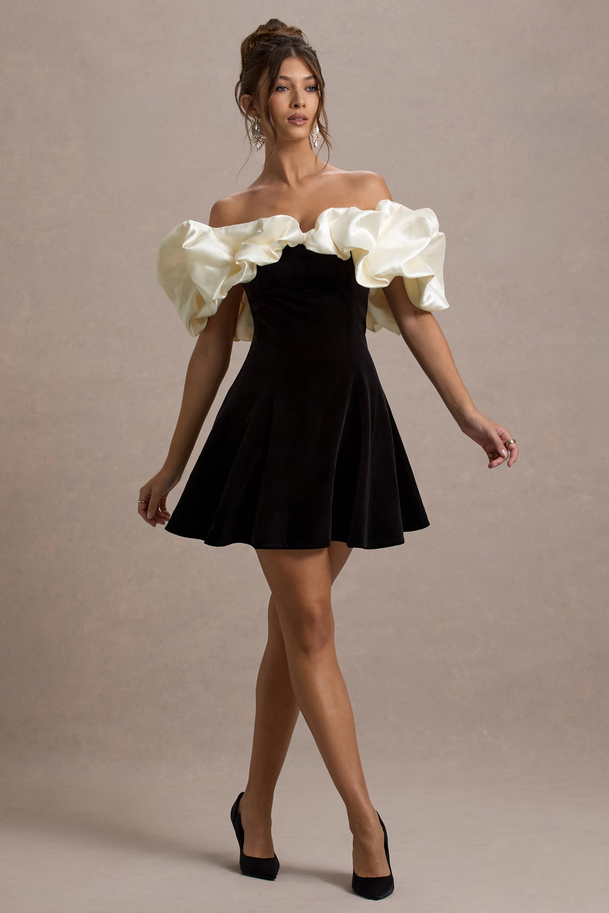 CC_HR_CL135492242---Brynne----Black-&-Cream-Velvet-Mini-Dress-With-Satin-Puff-Sleeves-7.jpg