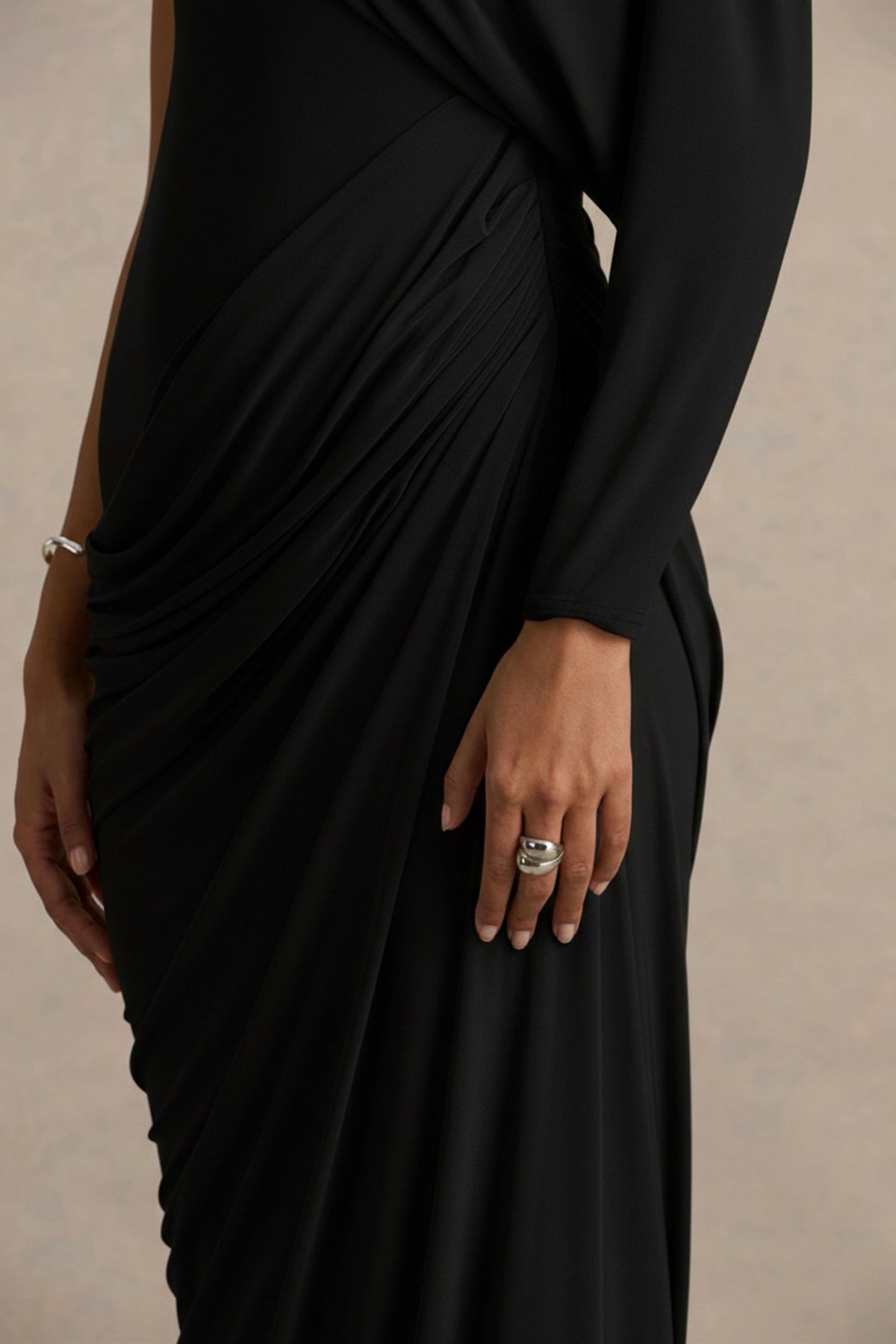 Aphra Black CL136849002_3.jpg