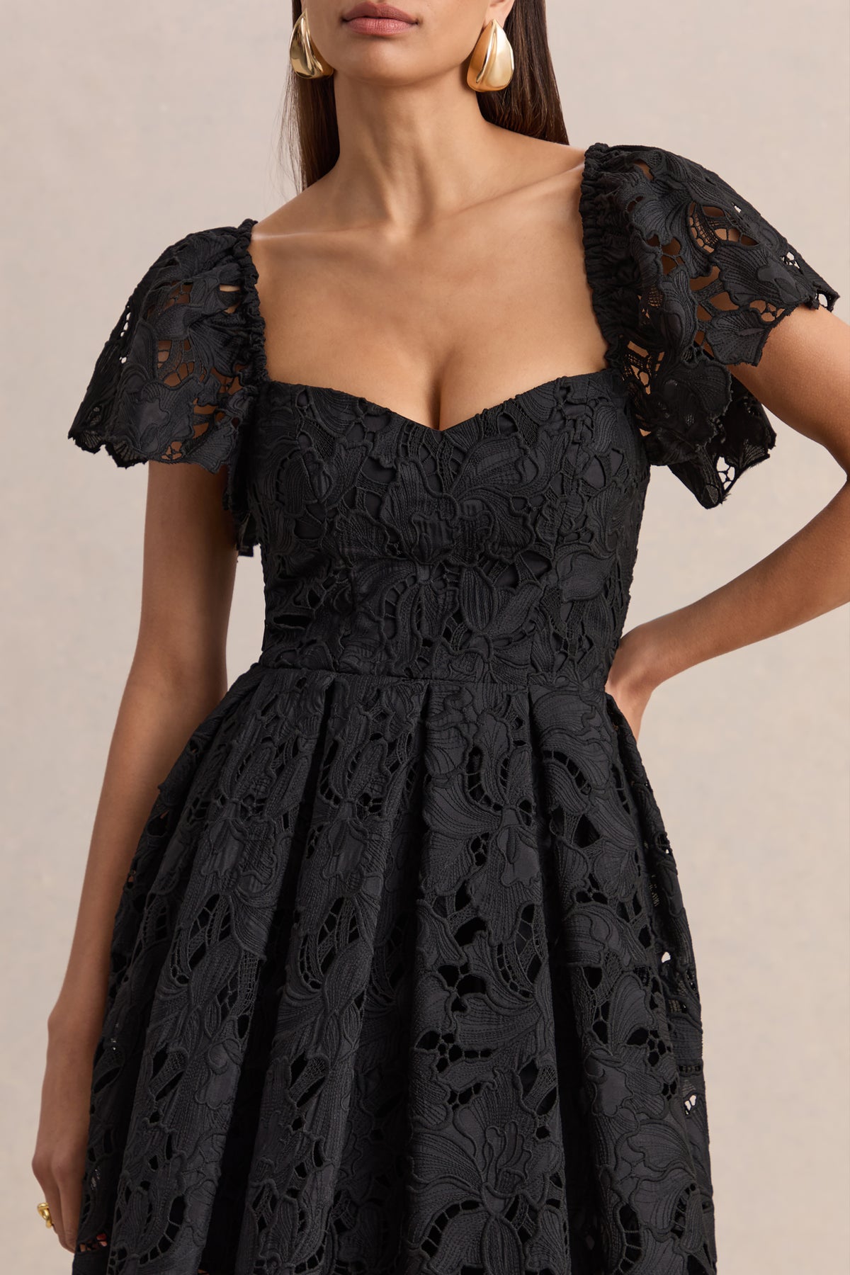 CL137389001-Vivi-_-Black-Lace-Sweetheart-Neck-Mini-Dress-(1).jpg