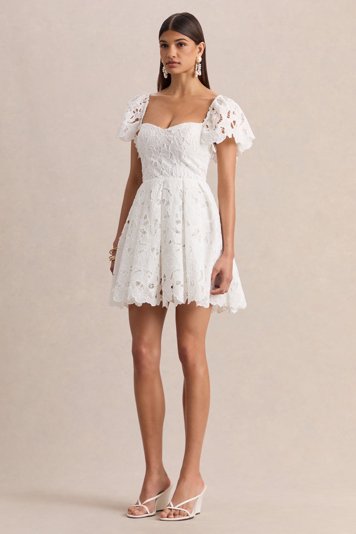 ECM_HR_CL137389110---Vivi-_-White-Lace-Sweetheart-Neck-Mini-Dress-06.jpg