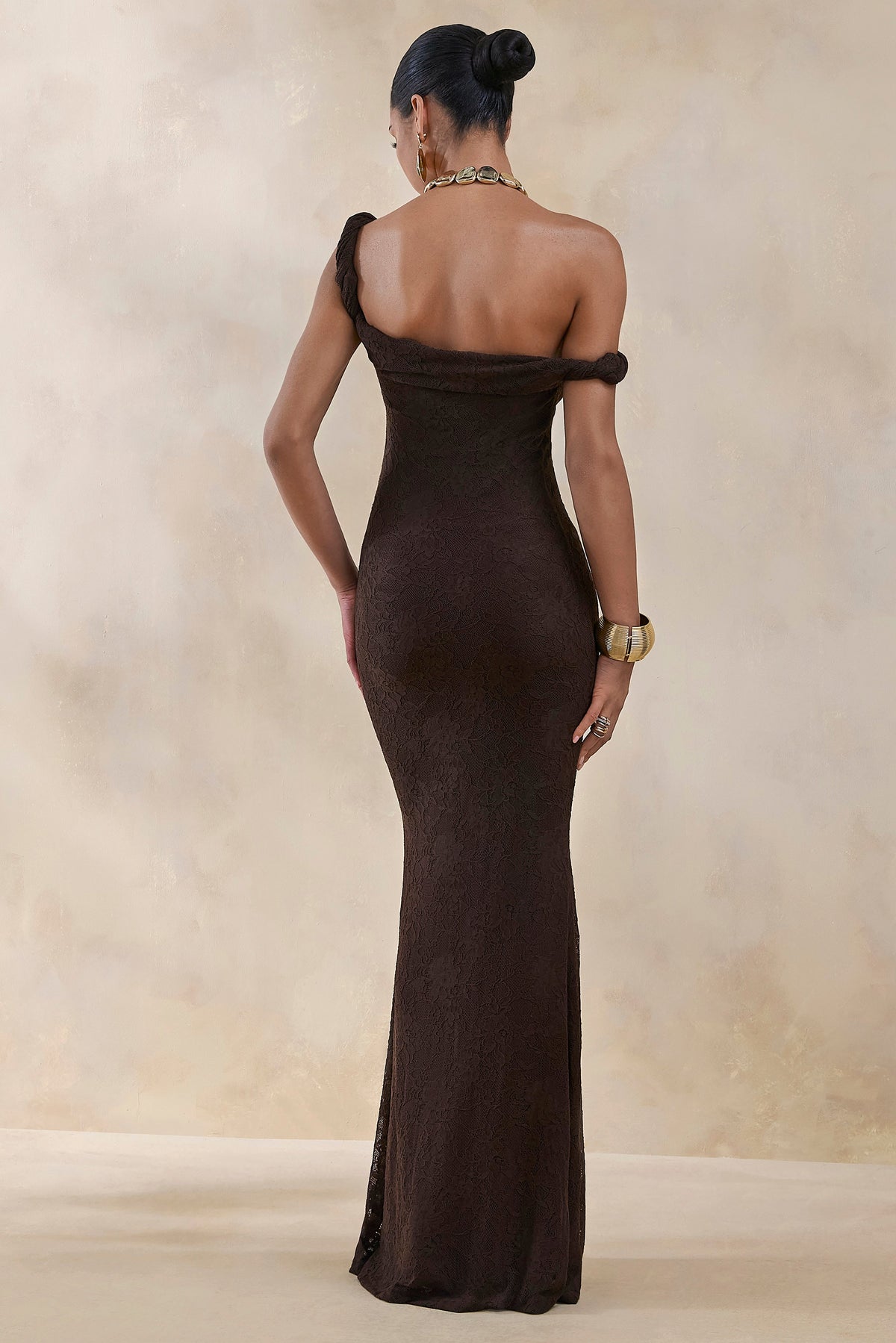 CL13757402106_ECM_HR_CL137574021_-_Afina___Brown_Lace_Asymmetric-Neck_Maxi_Dress_5