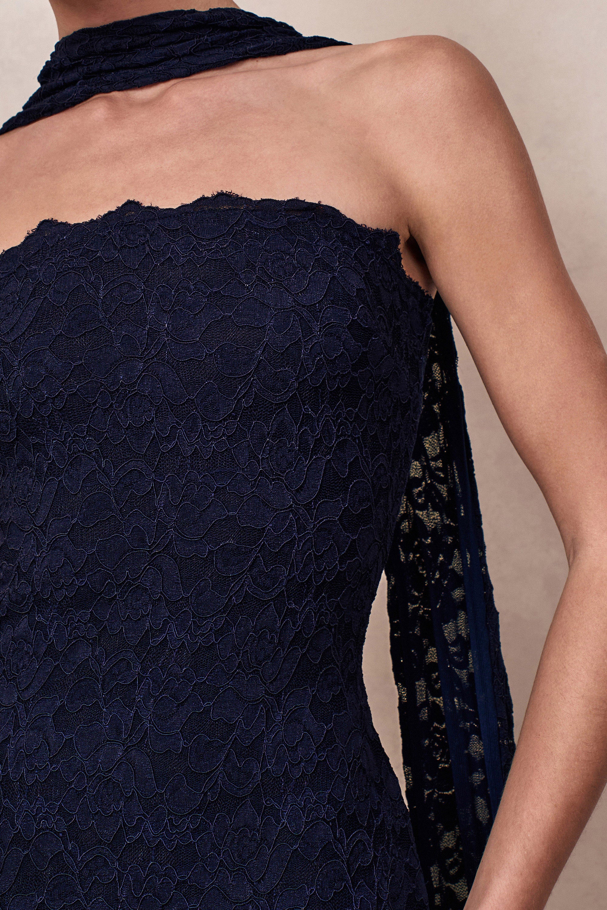 CL13762801006_ECM_CL137628010_-_Massima___Navy_Lace_Bandeau_Maxi_Dress_With_Scarf-Detail_06
