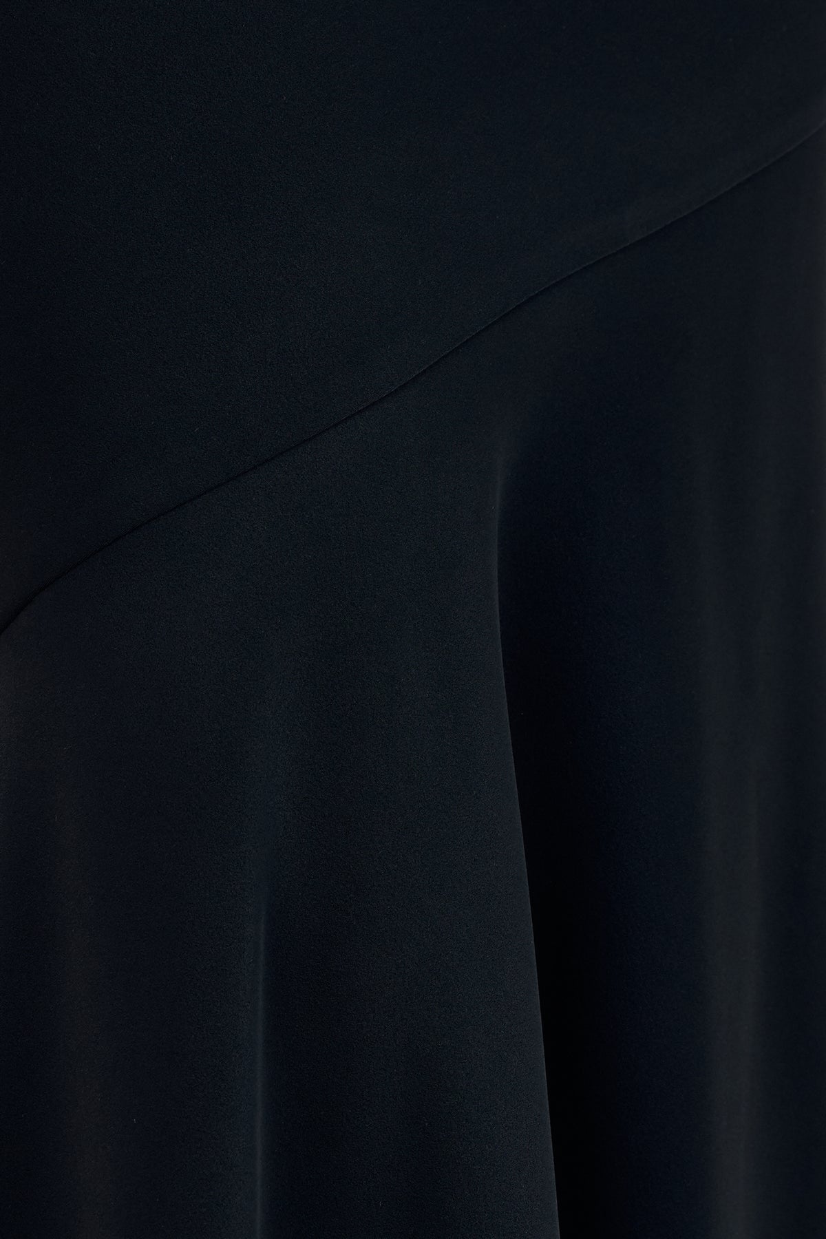 ECM_HR_CL137321001---Sancelle-_-Black-Satin-Halter-Neck-Top12.jpg
