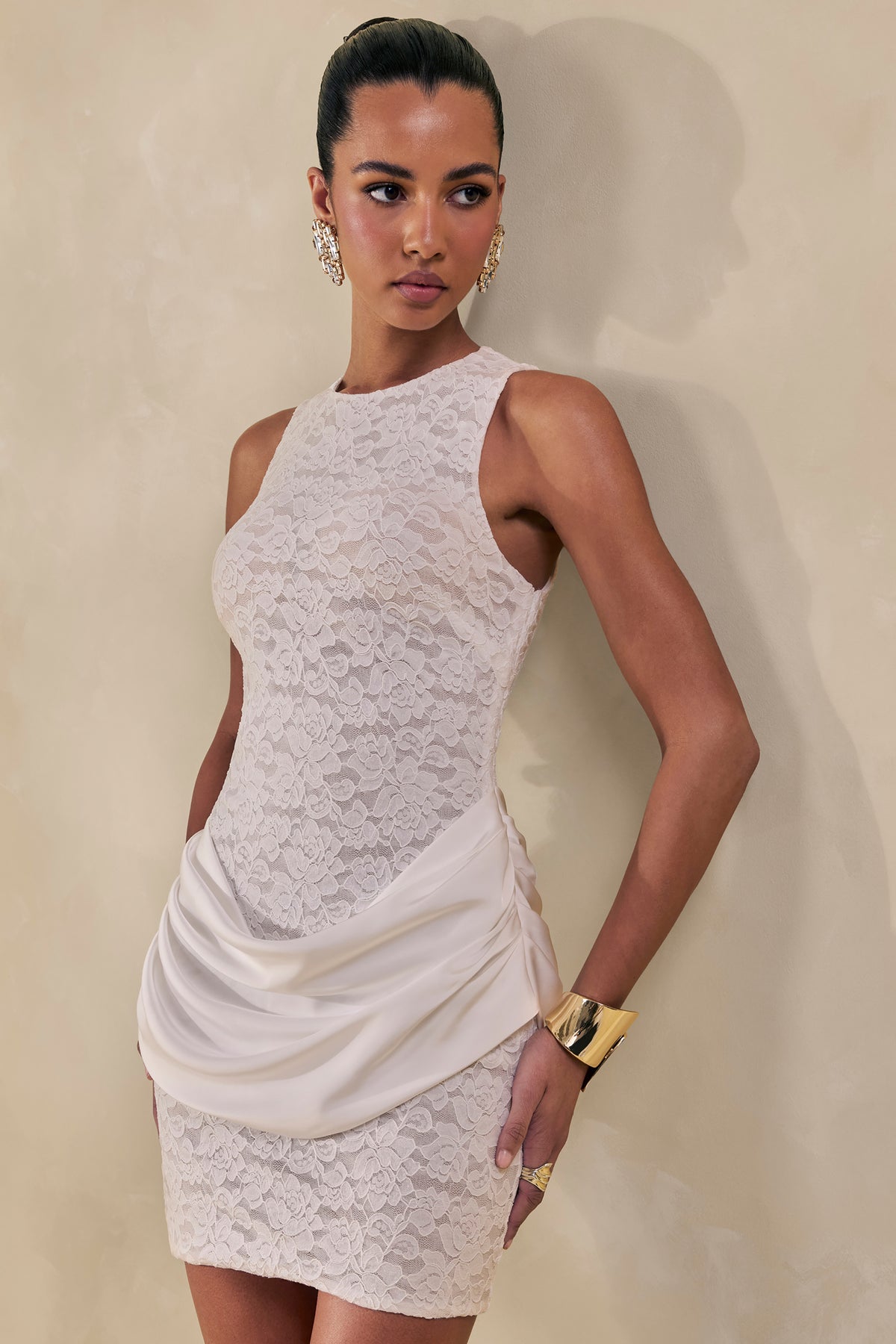 ECM_HR_CL137806110---Setiana-_-White-Lace-Round-Neck-Mini-Dress-With-Draped-Detailing2.jpg