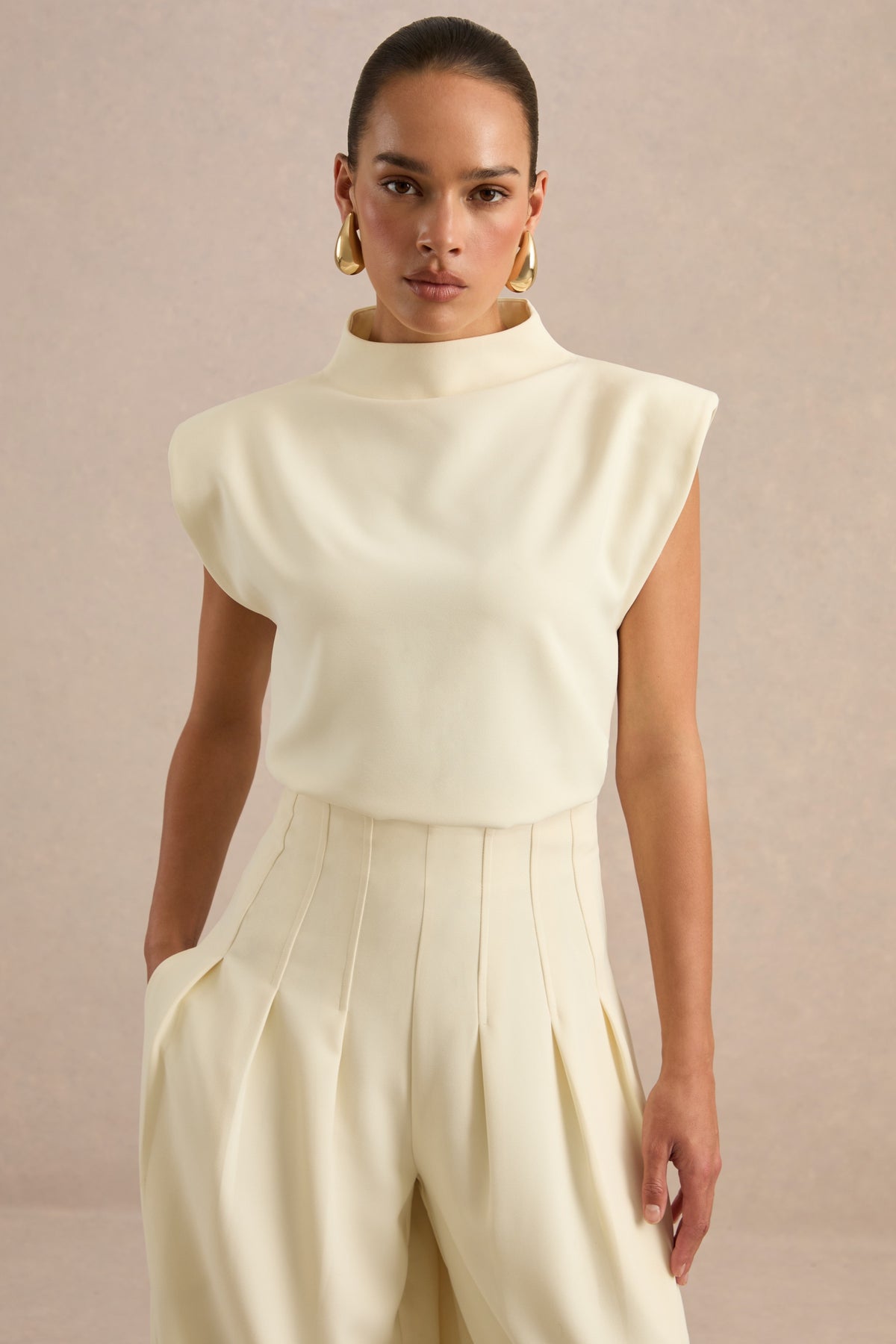 ECM_HR_CL138706111 - Ysolde Cream High-Neck Crop Top & CL138279111 - Lalia Cream Barrel5.jpeg