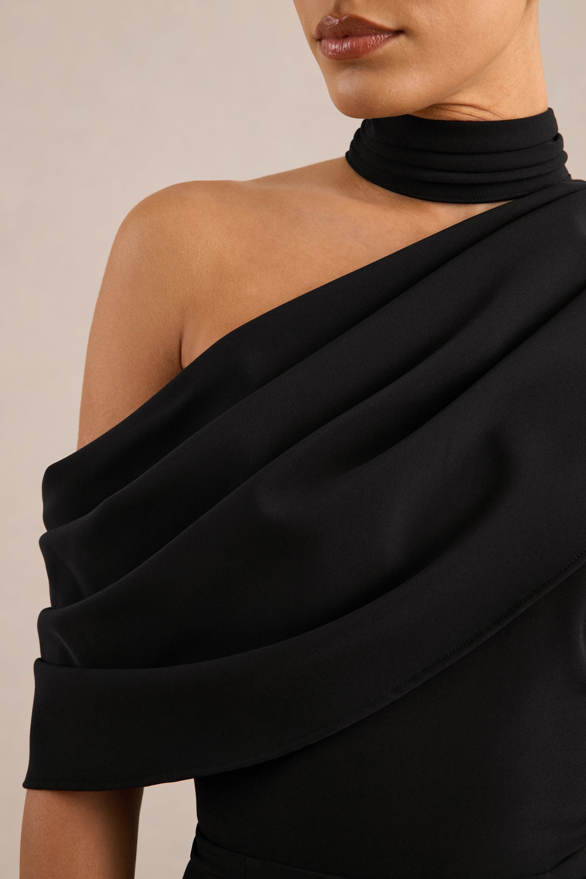CL13919000106_ECM_HR_CL139190001_-_Zavlyn___Black_High_Neck_Short_Sleeve_Jumpsuit_With_Off_The_Shoulder_Detailing_and_Cape4