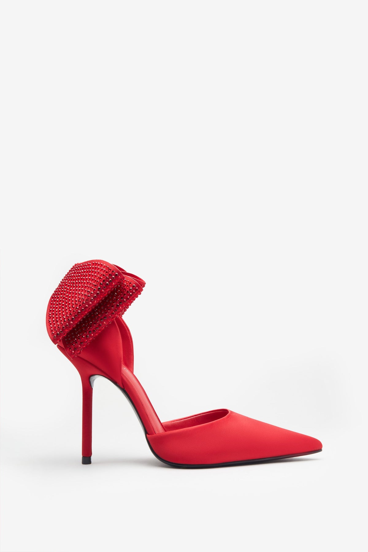Flashing Lights Escarpins pointus en satin rouge avec n uds en stras Club L London FR