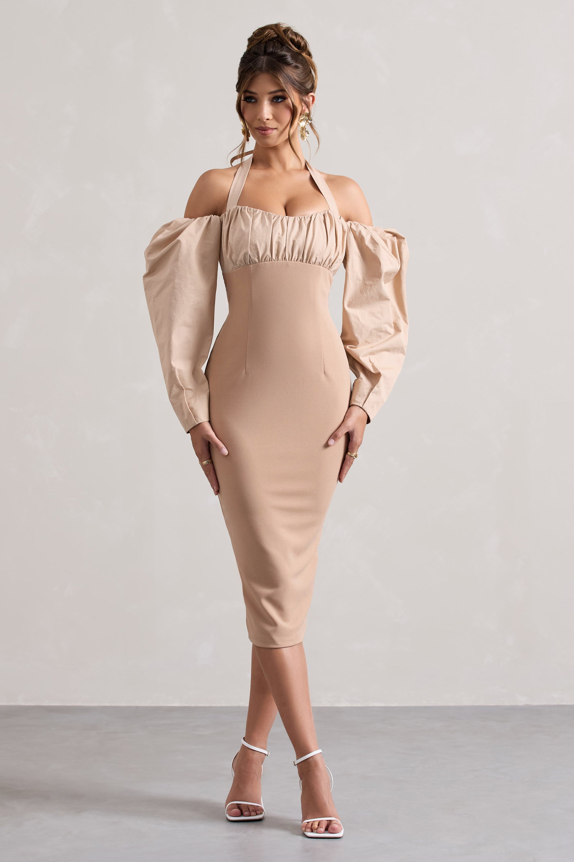 Couture Client | Robe mi-longue champagne à dos nu et manches bouffantes