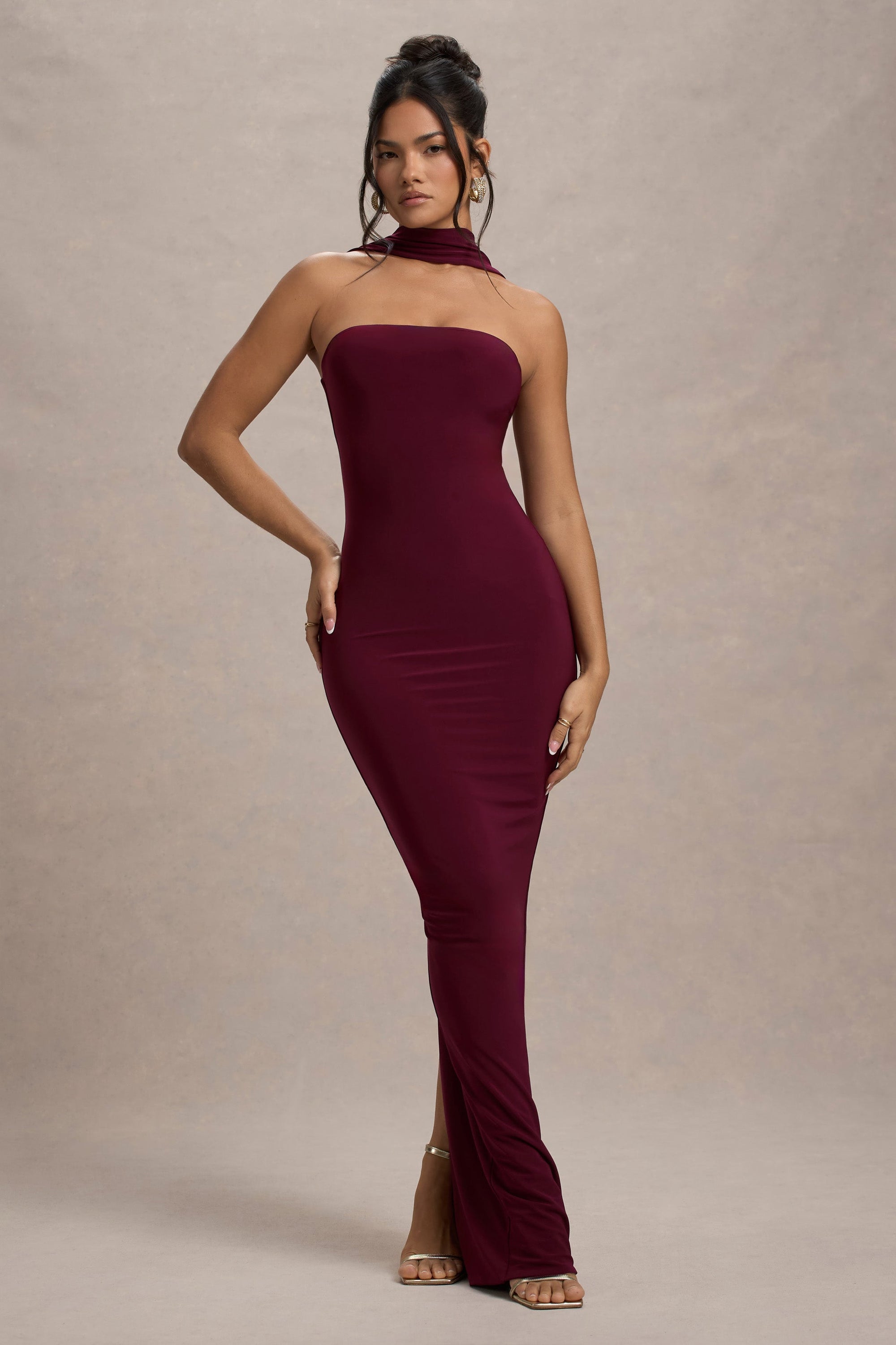WB_CC_HR_CL135235069-NobuBurgundyBandeauMaxiDressWithHalter-Collar4