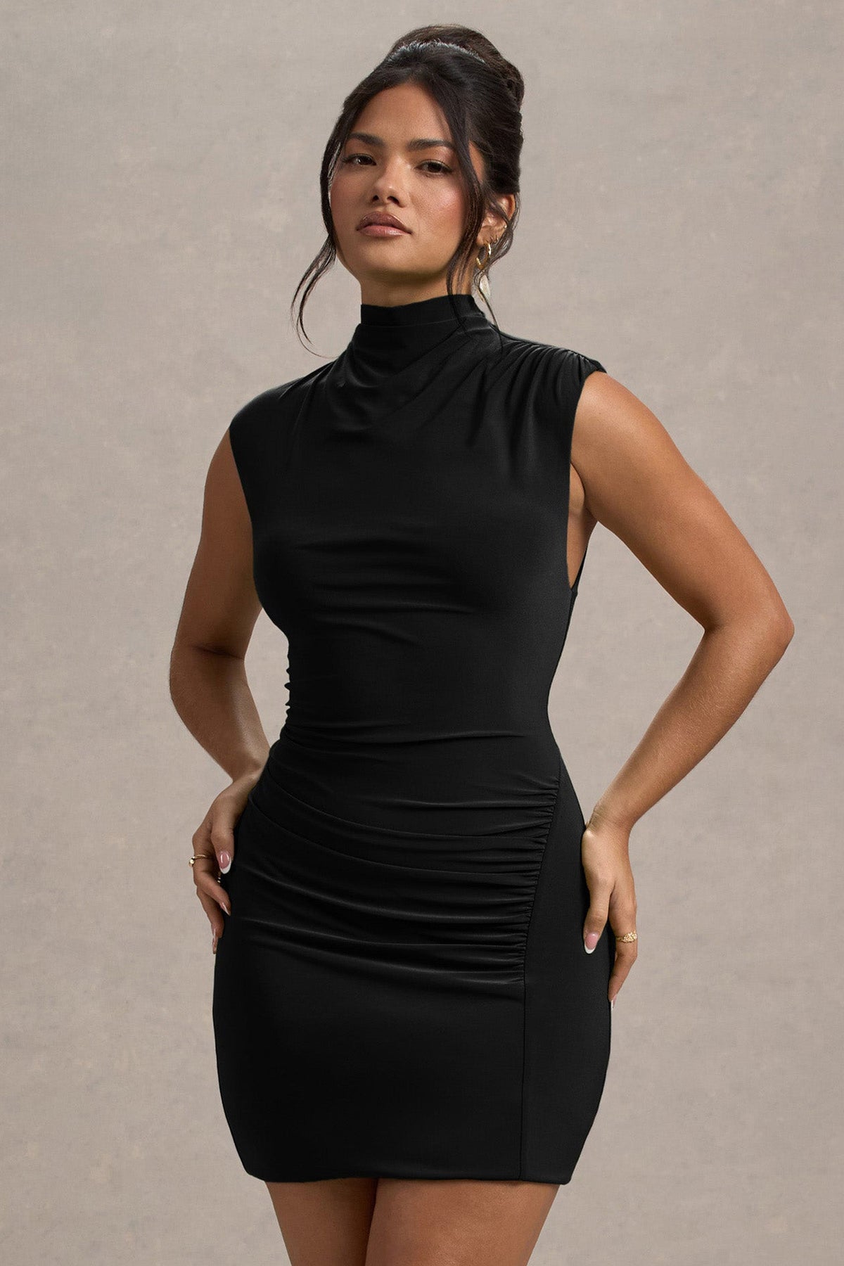 Robe noire col montant hot sale