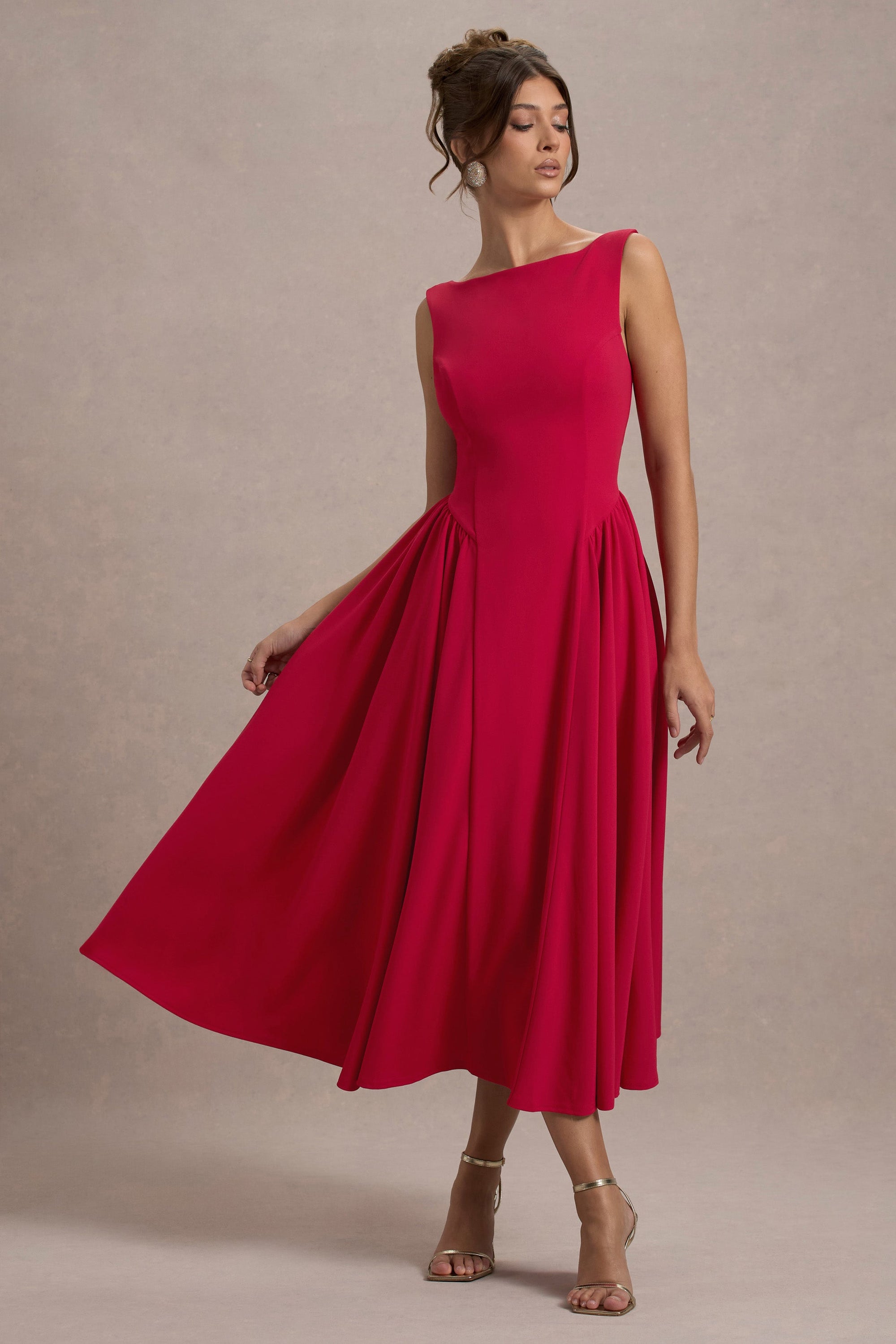 Muriel | Robe mi-Longue rouge à encolure bateau et ourlet volumineux