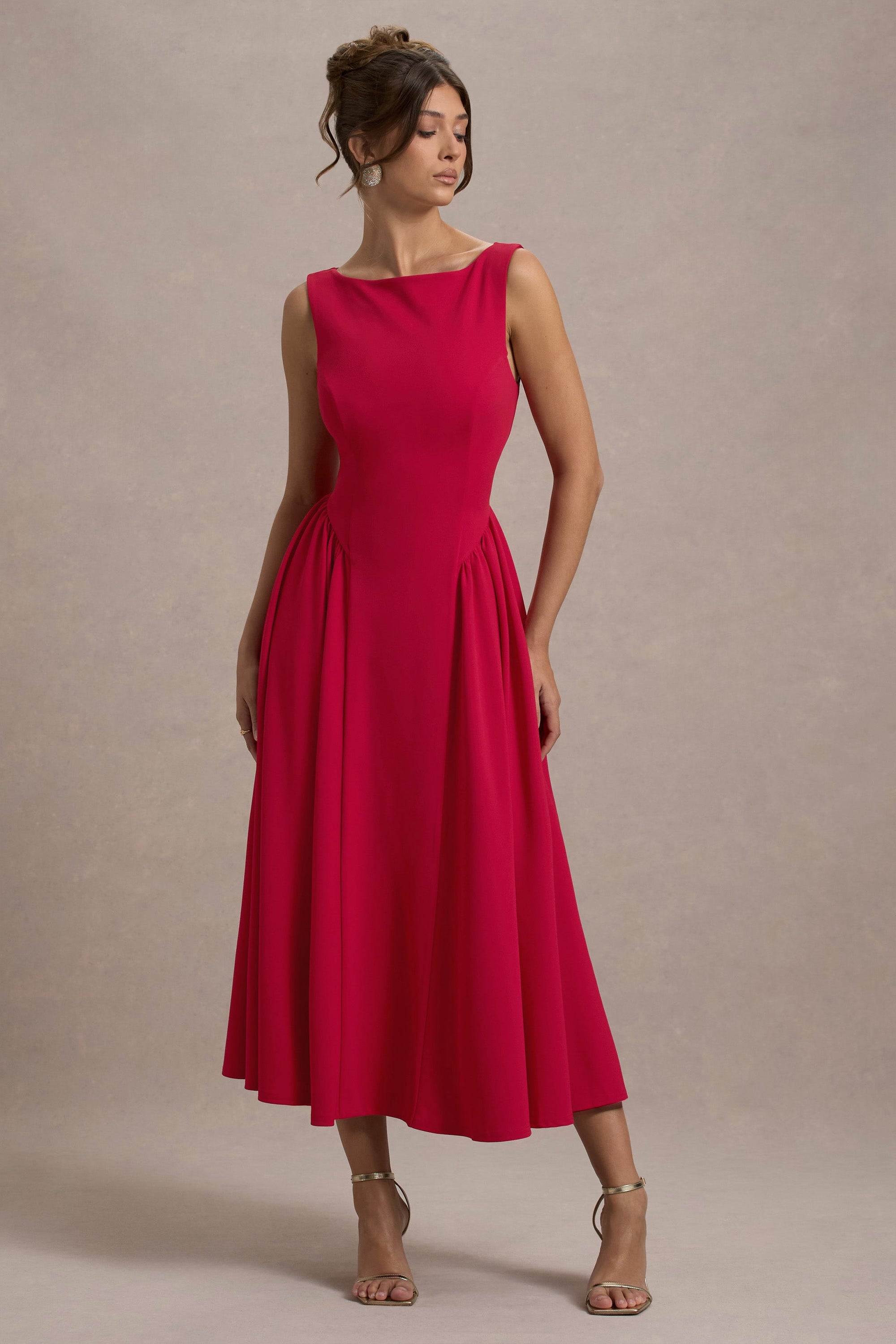 Muriel | Robe mi-Longue rouge à encolure bateau et ourlet volumineux