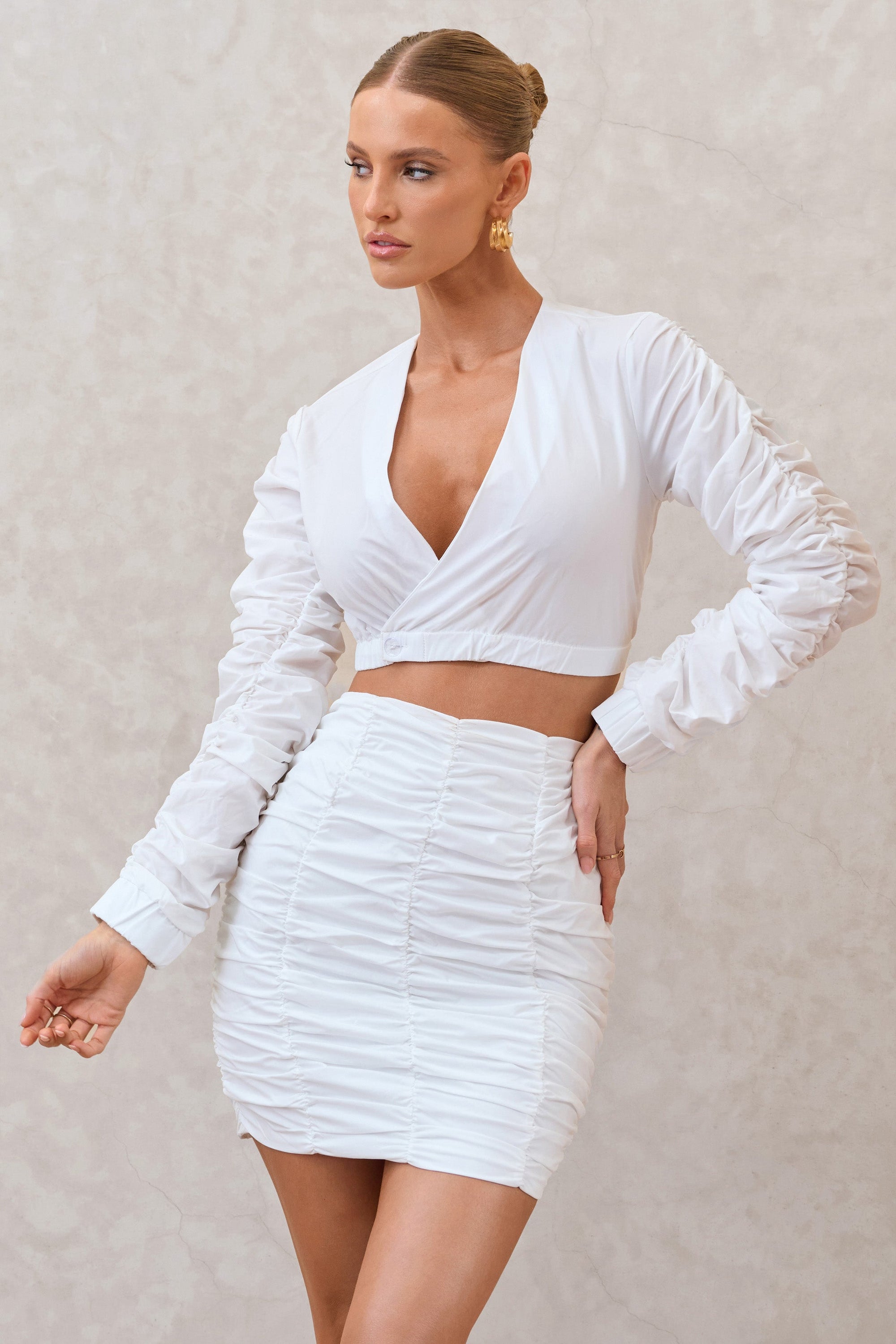 Sundown | Chemise courte blanche cache-cœur a manches froncees