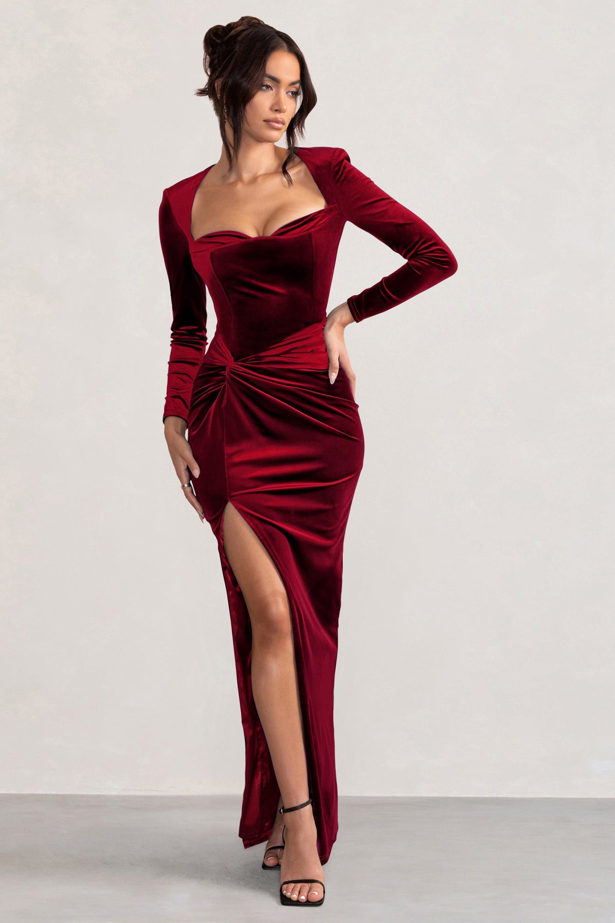 Fay | Robe longue rouge en velours à nœud et manches longues avec corset