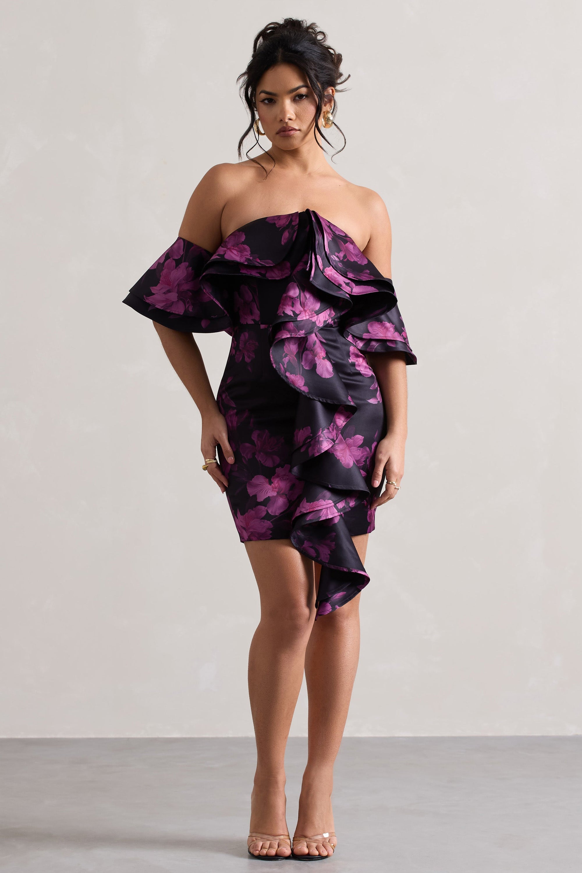 Aspen | Mini robe noire fleurit à encolure bardot et fronces