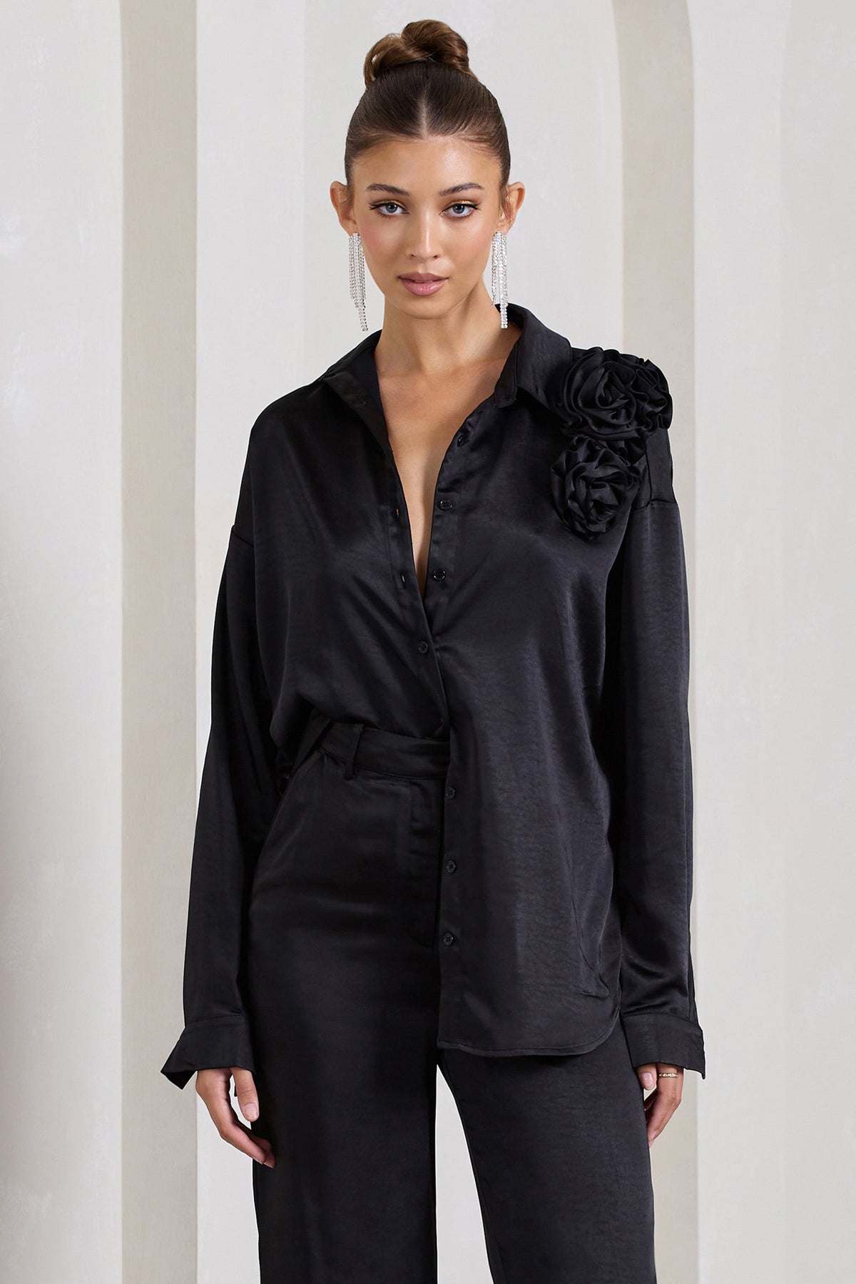 Rosanna Chemise oversize en satin noir a fleurs Club L London FR