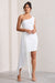 Charlie | Mini-robe froncée blanche à une épaule avec drapé tendance