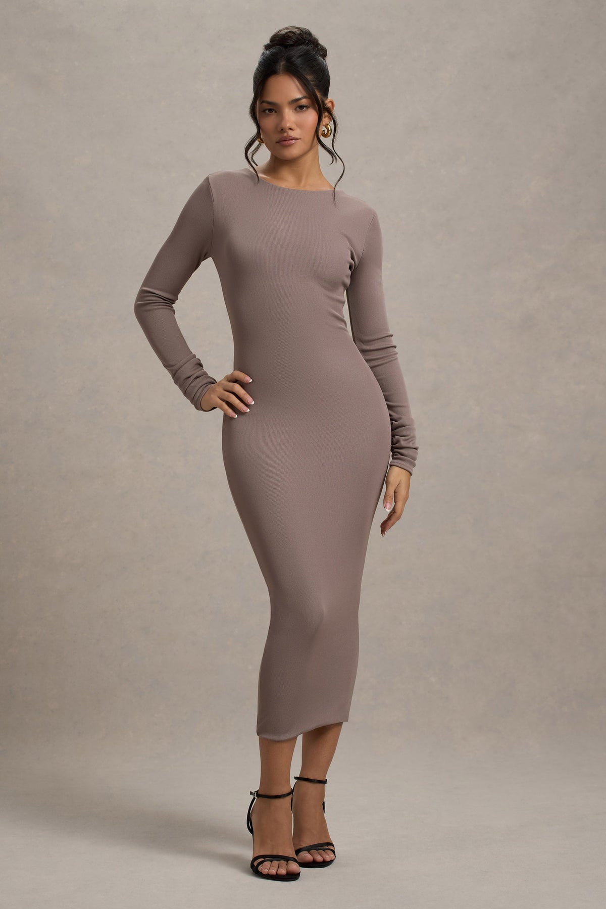 Madden | Robe mi-longue taupe en tricot à dos nu
