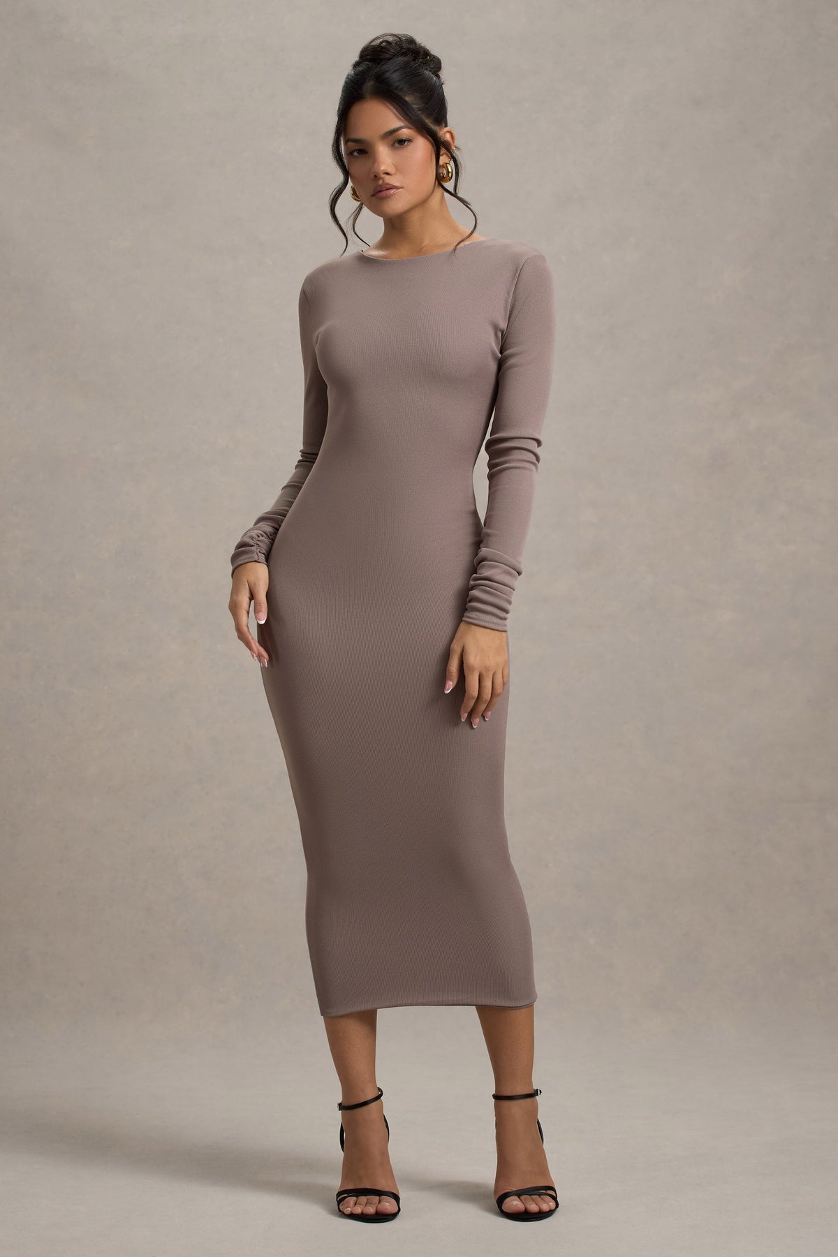 Madden | Robe mi-longue taupe en tricot à dos nu