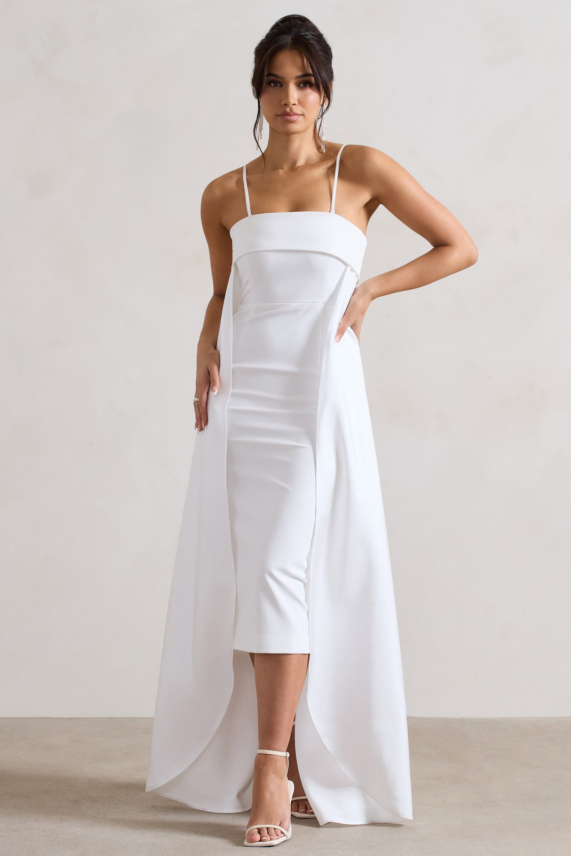 Save The Date | Robe mi-longue crème à encolure bandeau et cape