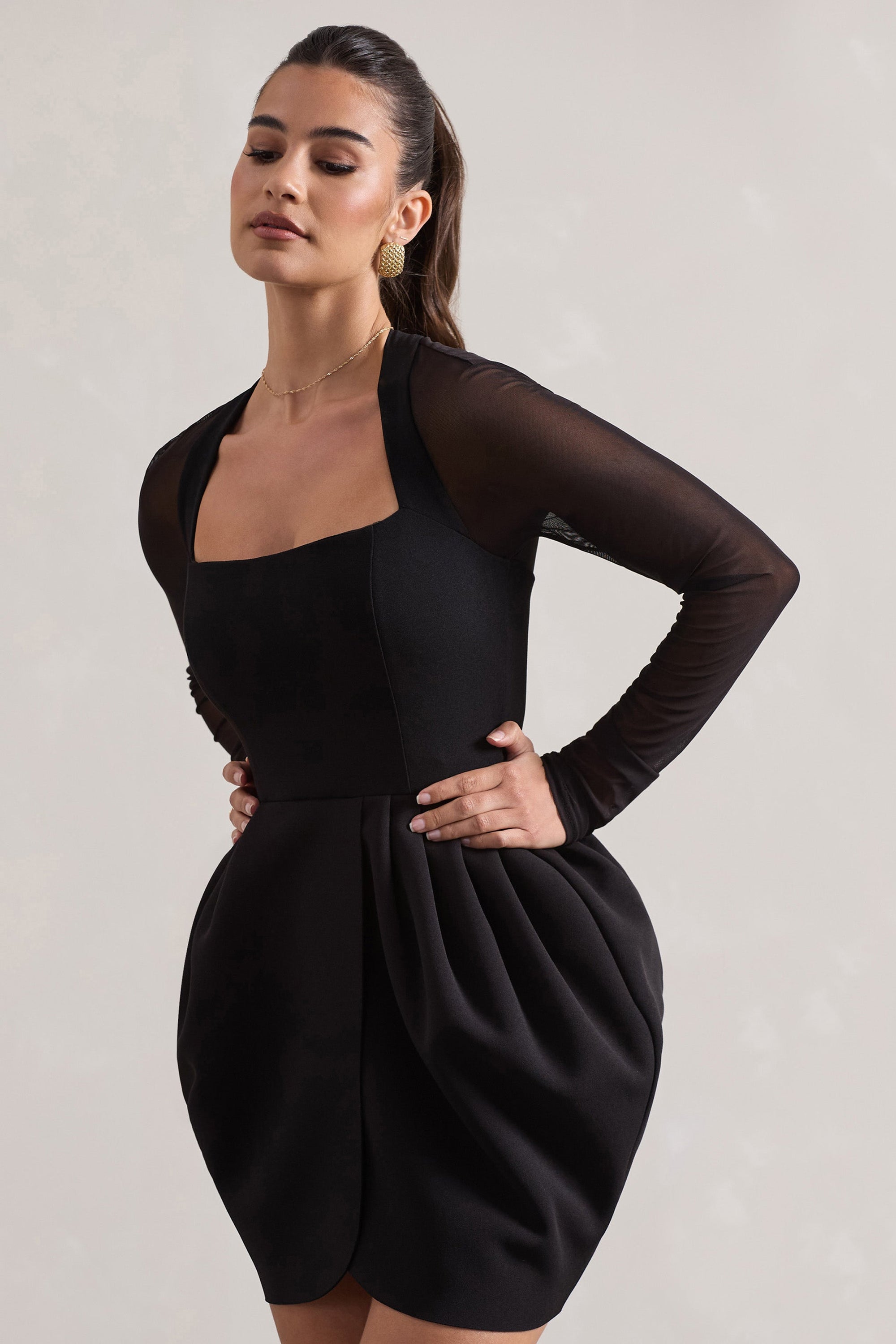 Alto | Mini-robe noire à décolleté carré et jupe bouffante