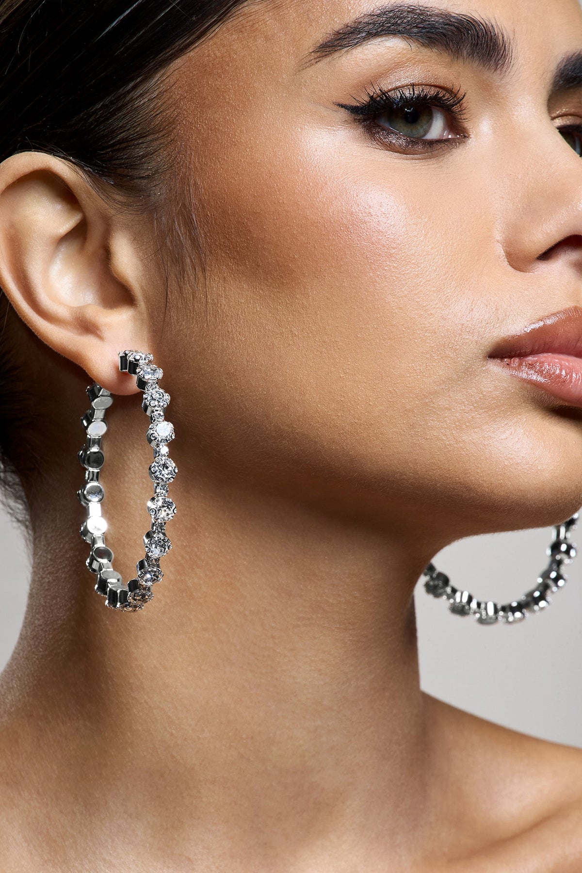 WB_CL134256013-IsobelSilverDiamanteHoopEarrings4
