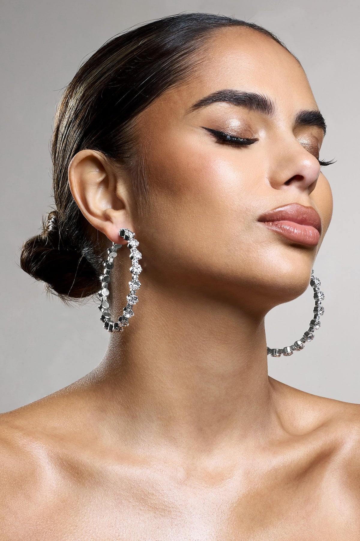 WB_CL134256013-IsobelSilverDiamanteHoopEarrings8