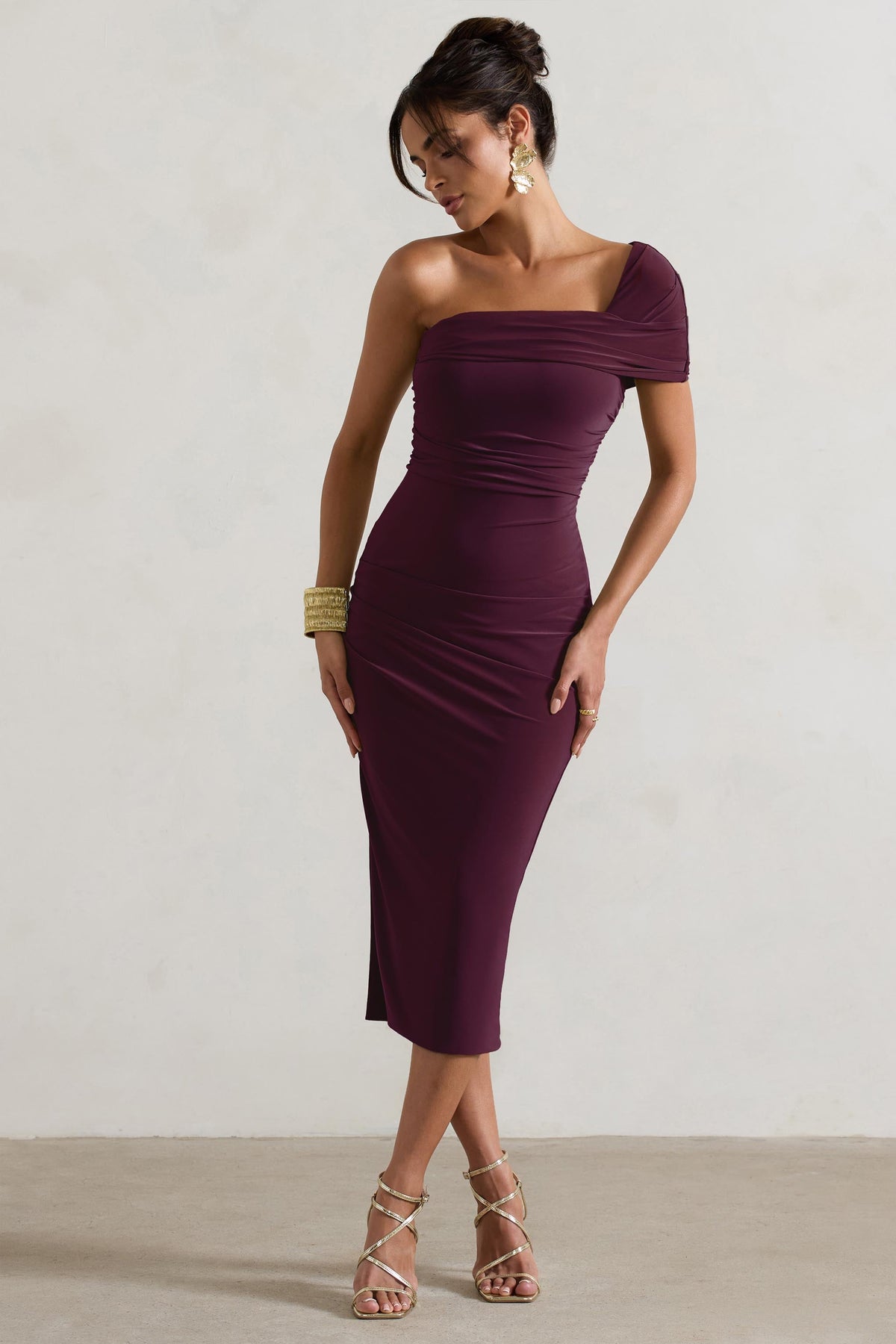 Hawaii | Robe mi-longue prune asymétrique à une épaule avec fente