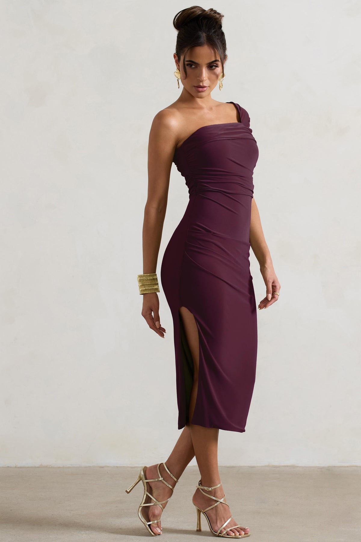 Hawaii | Robe mi-longue prune asymétrique à une épaule avec fente